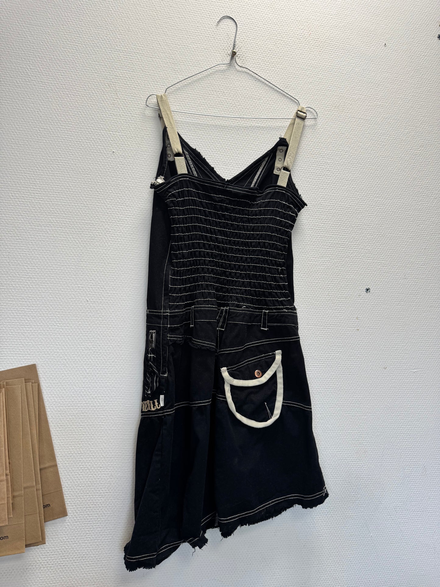 Robe noire Y2K