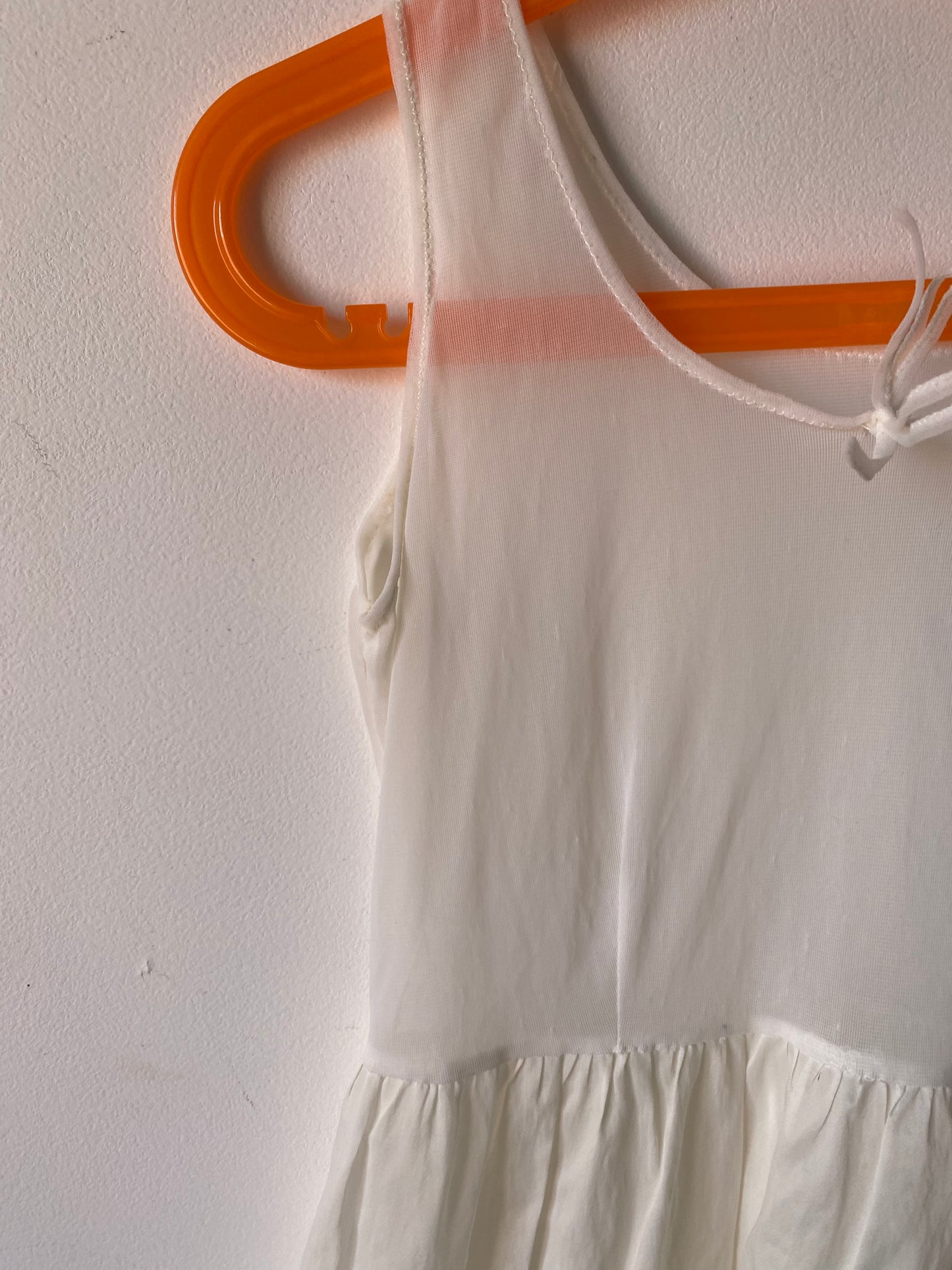 Fond de robe blanc