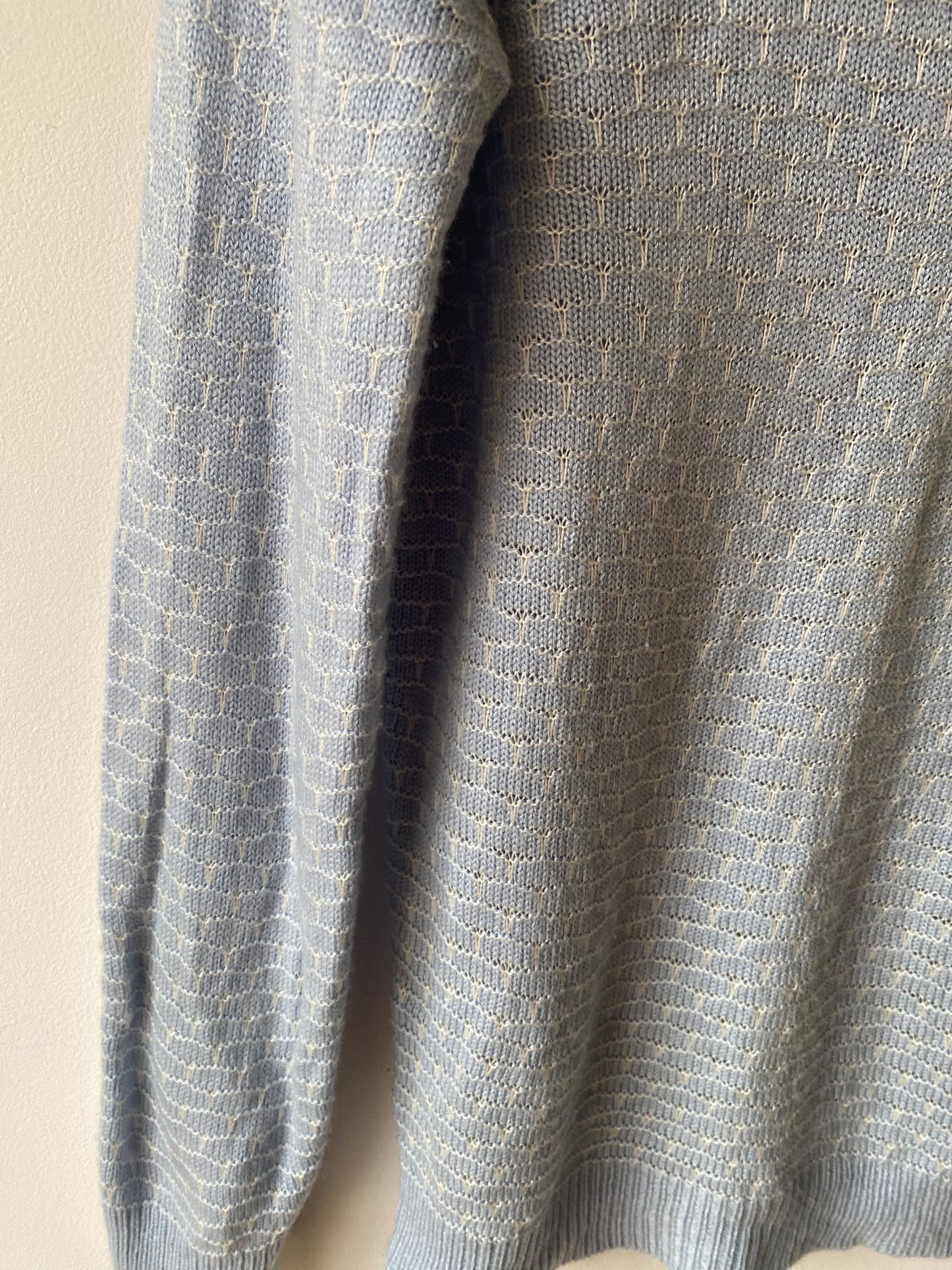 Pull bleu
