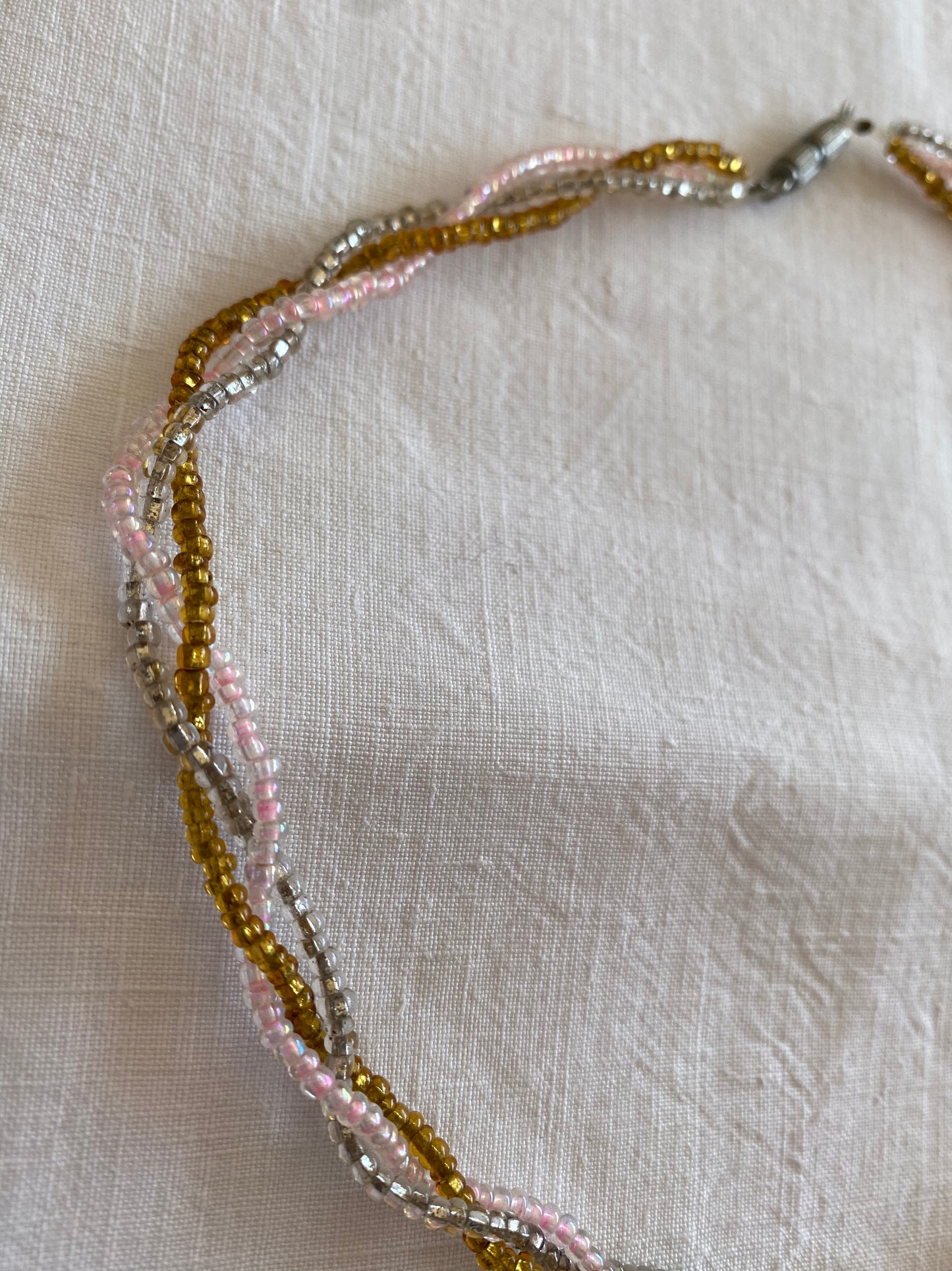 Collier en plastique