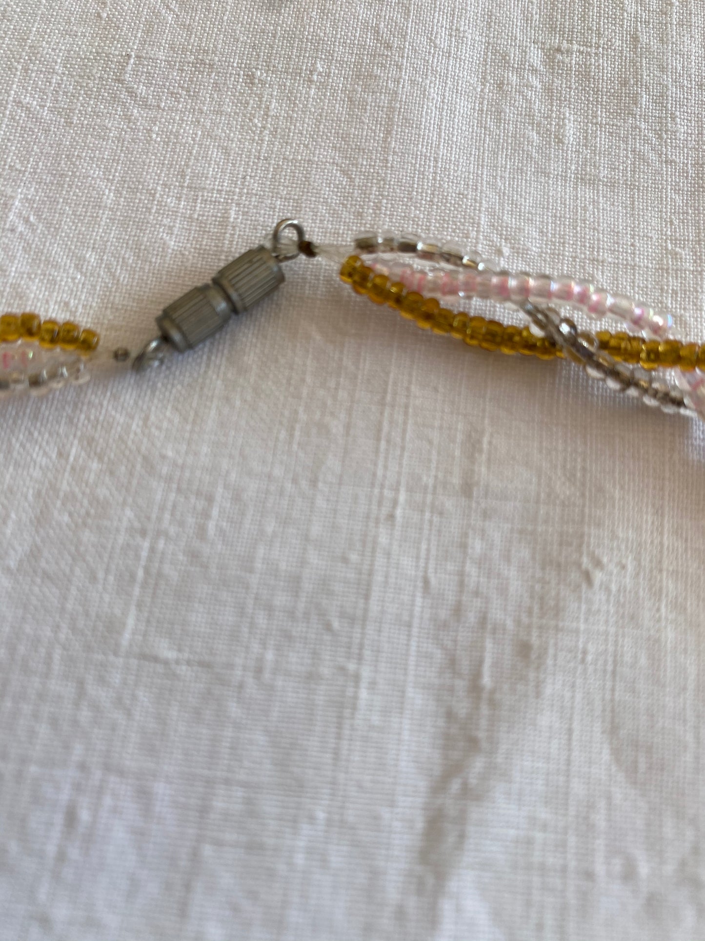 Collier en plastique