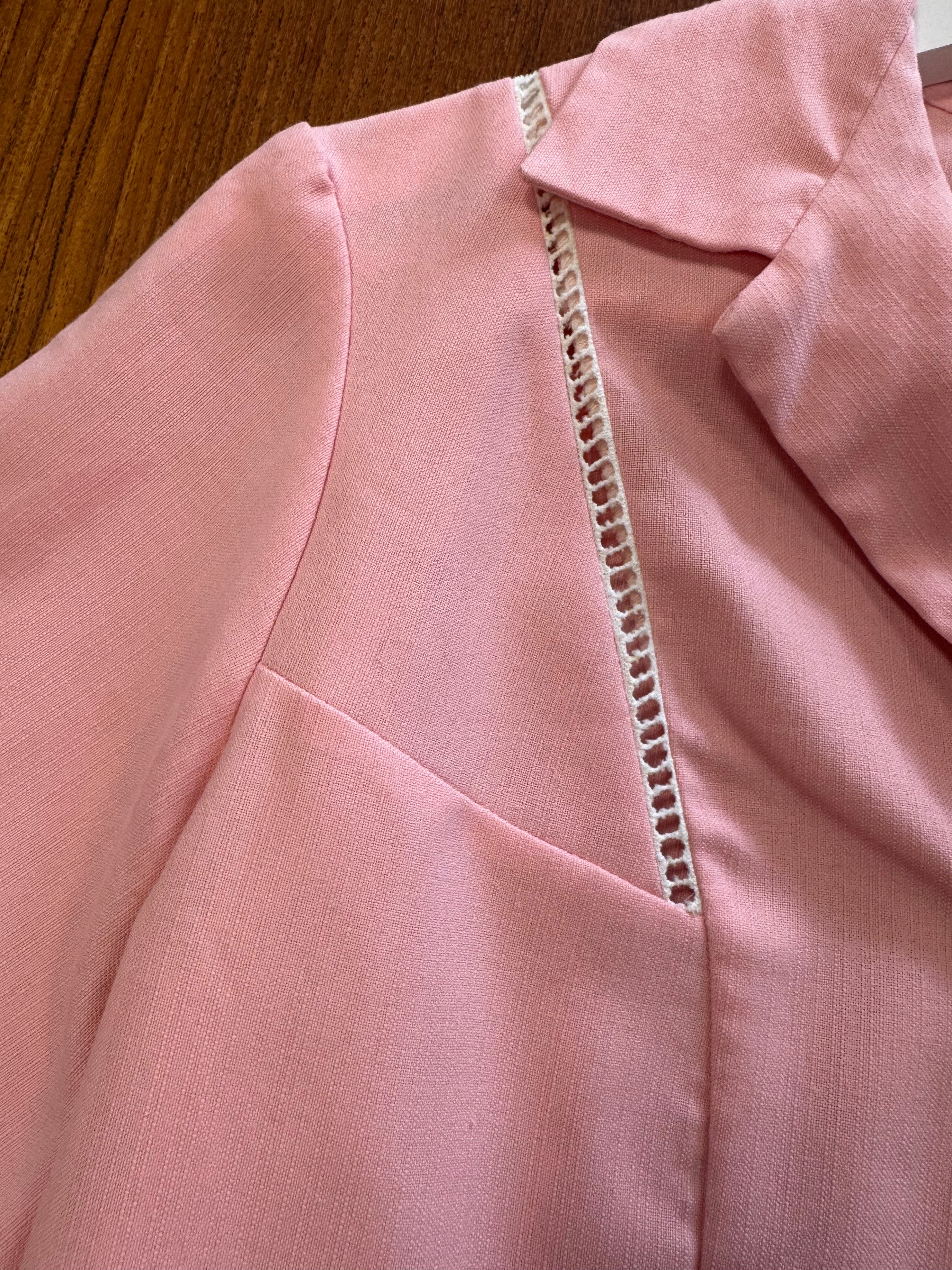 Chemise rose ajourée