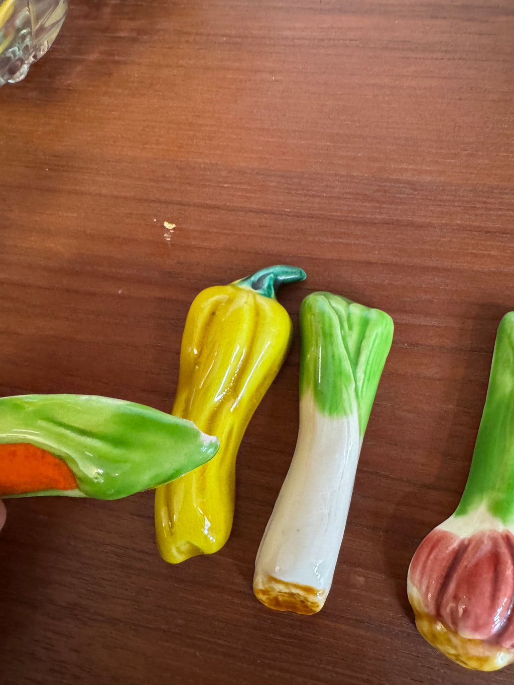 Porte couteau en barbotine