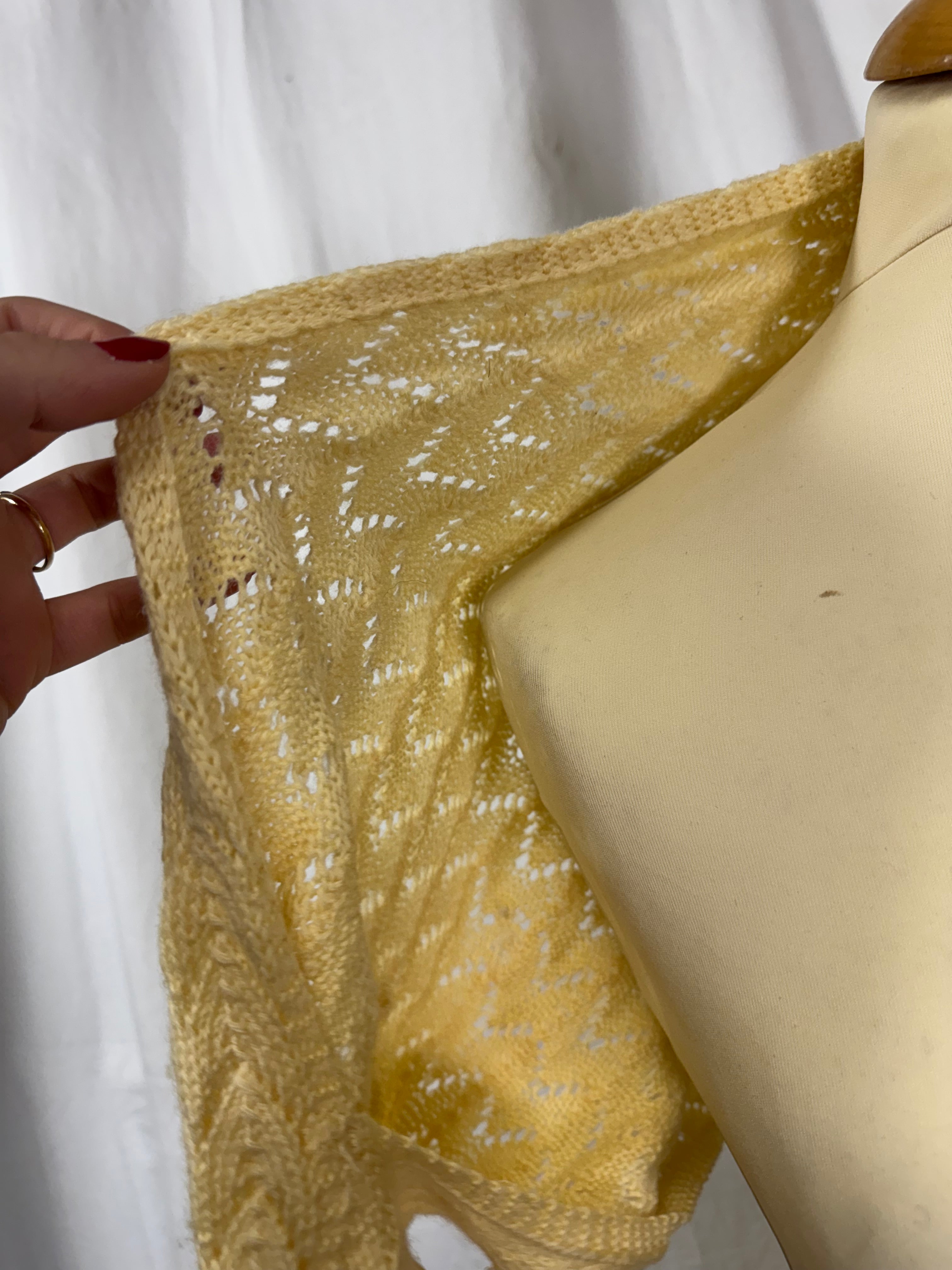 Cardigan ajourée jaune