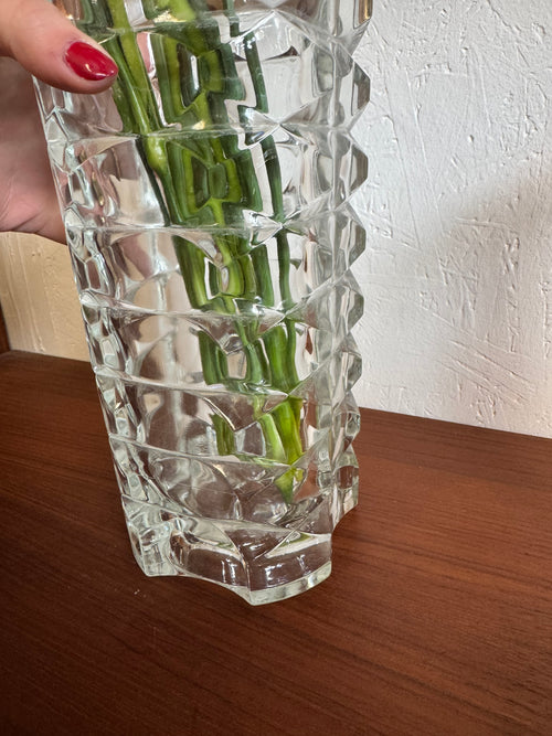 Vase en verre ciselé