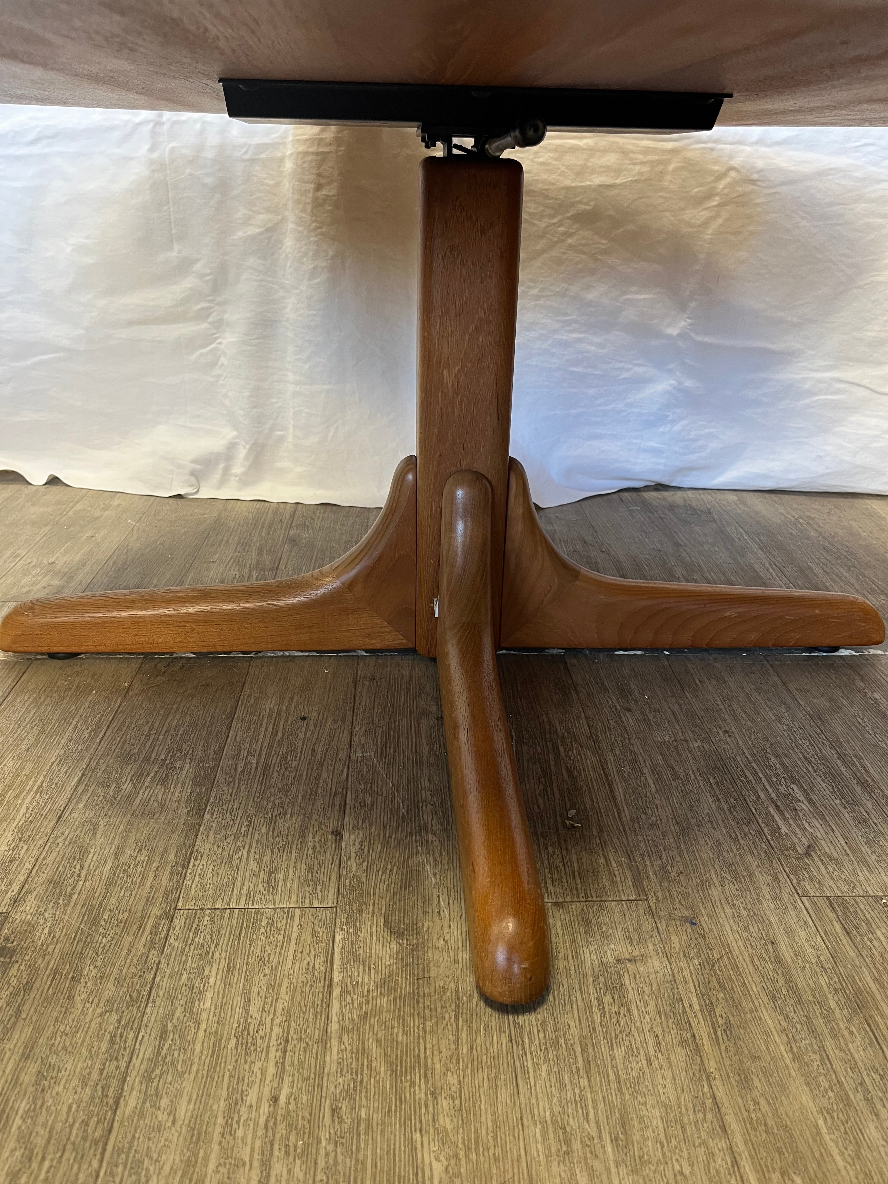 Table basse scandinave en teck massif 1970