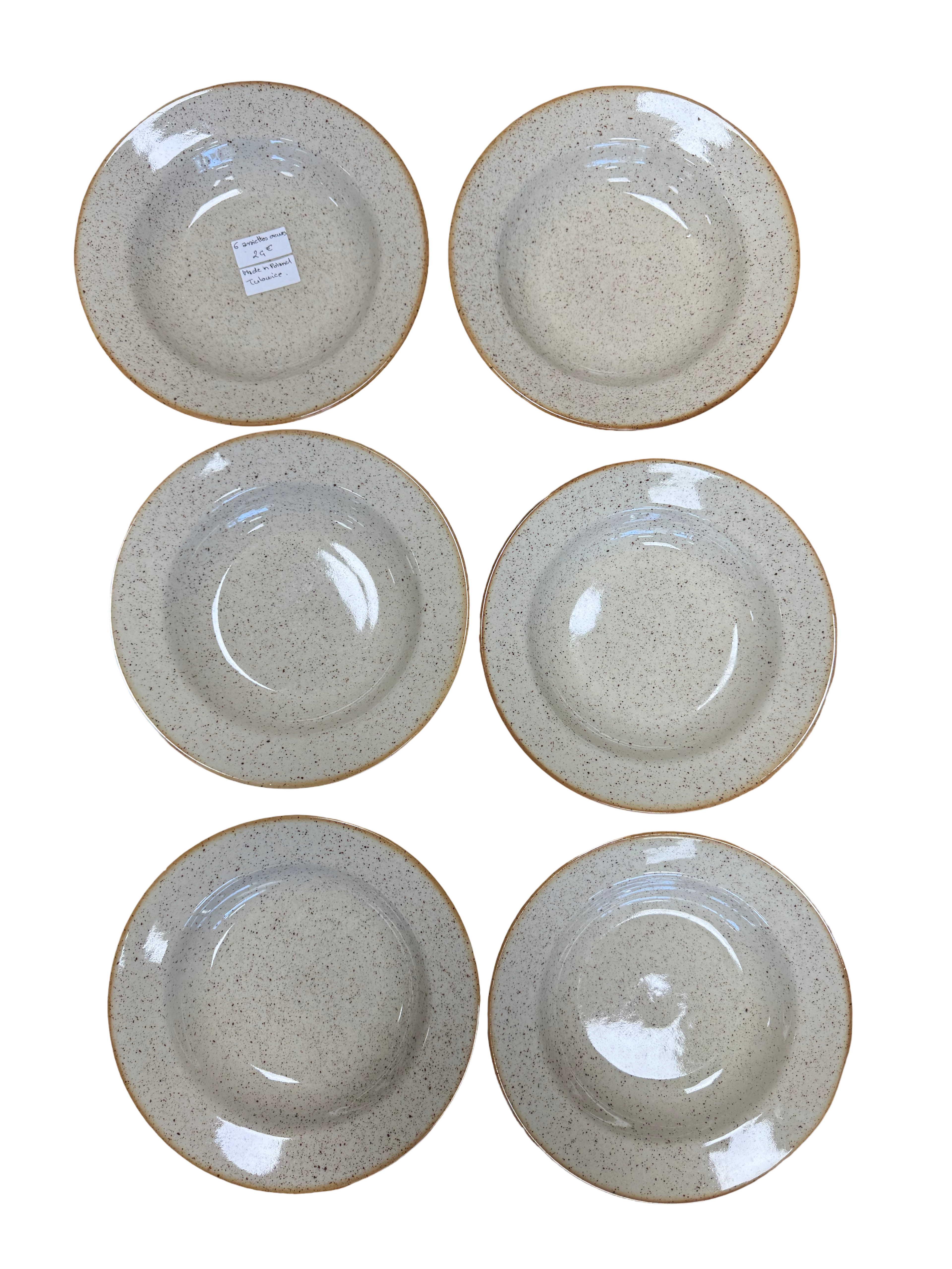 Assiettes creuses en céramique beige
