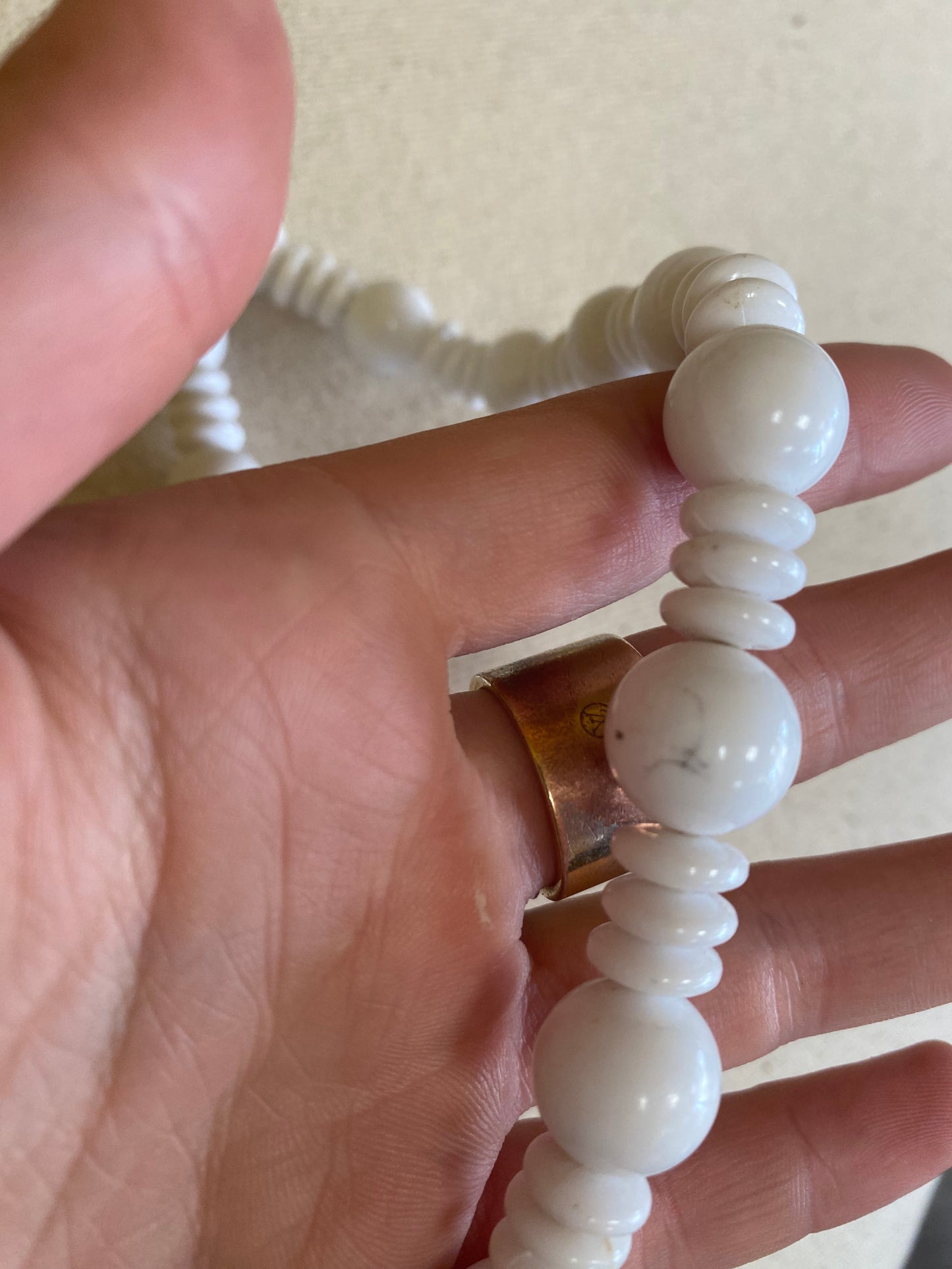 Collier perle plastique 80s