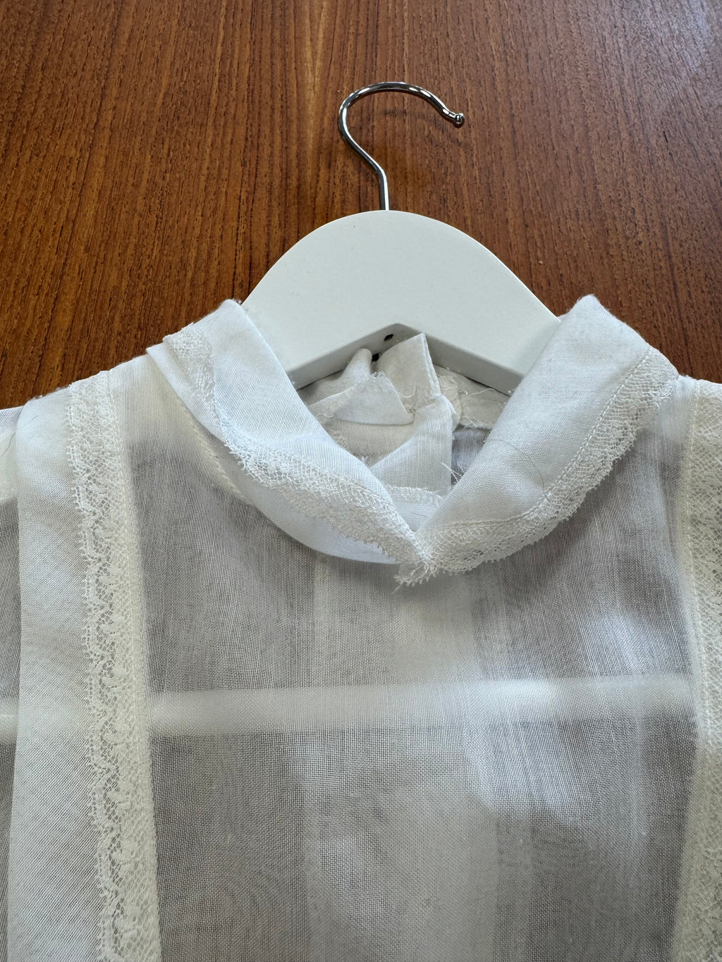 Blouse blanche transparente