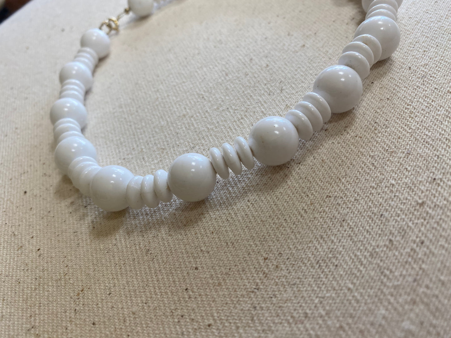 Collier perle plastique 80s