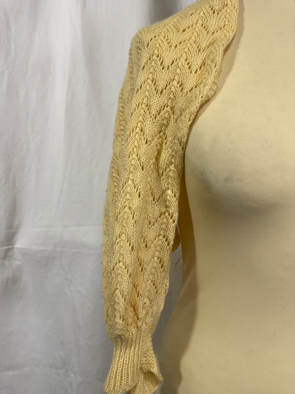 Cardigan ajourée jaune