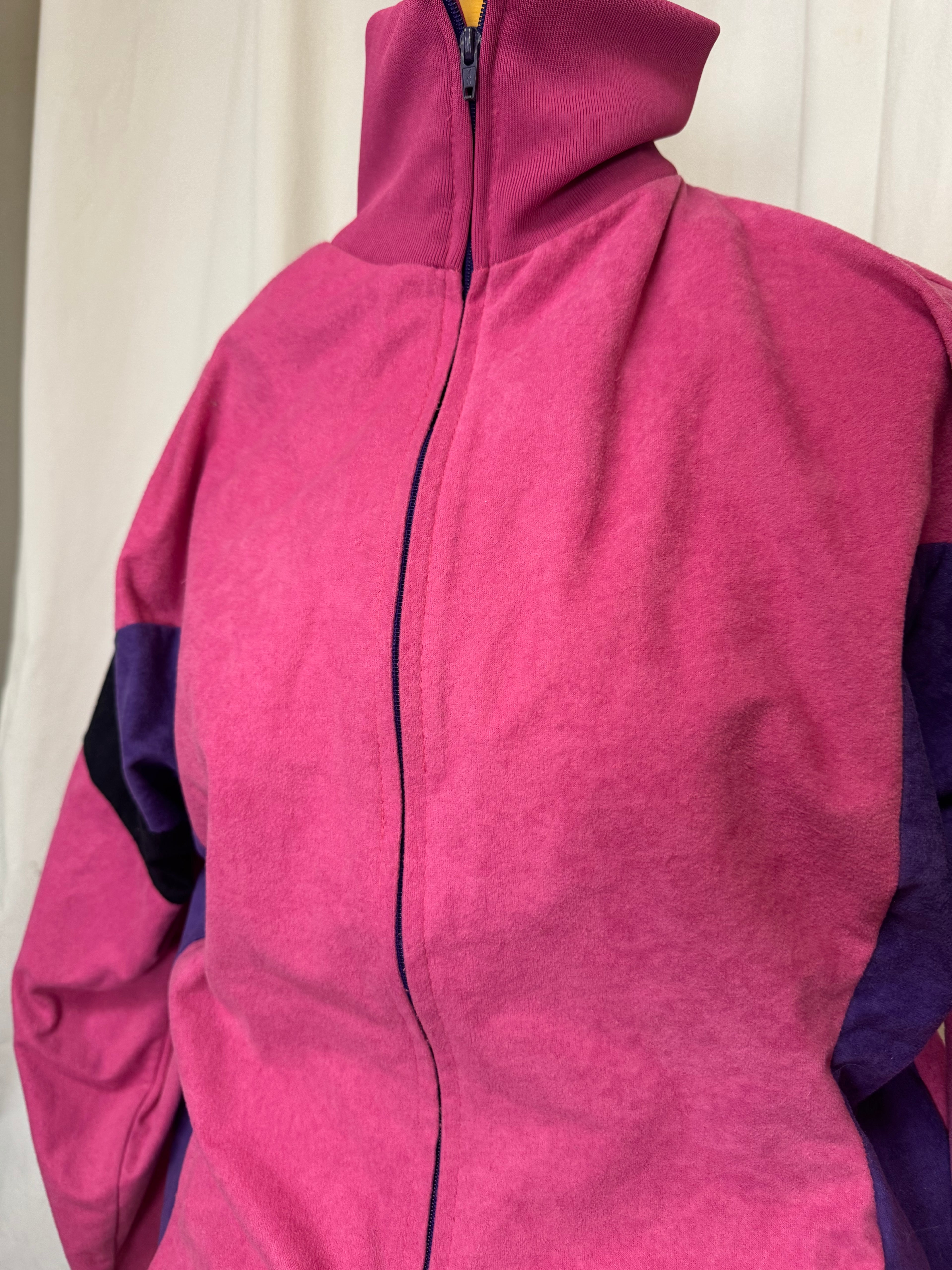 Sweat rose 90s