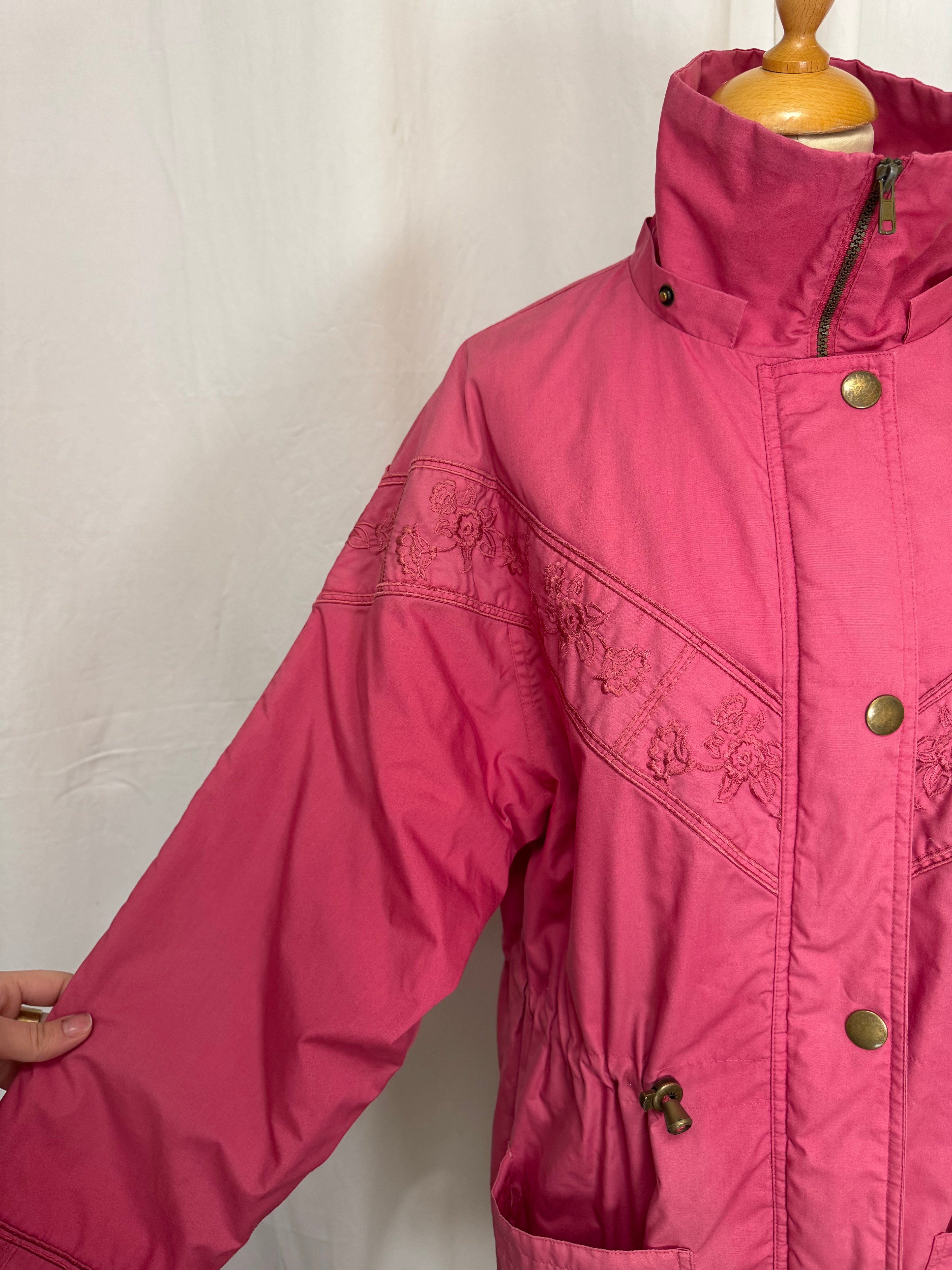 Veste brodée rose