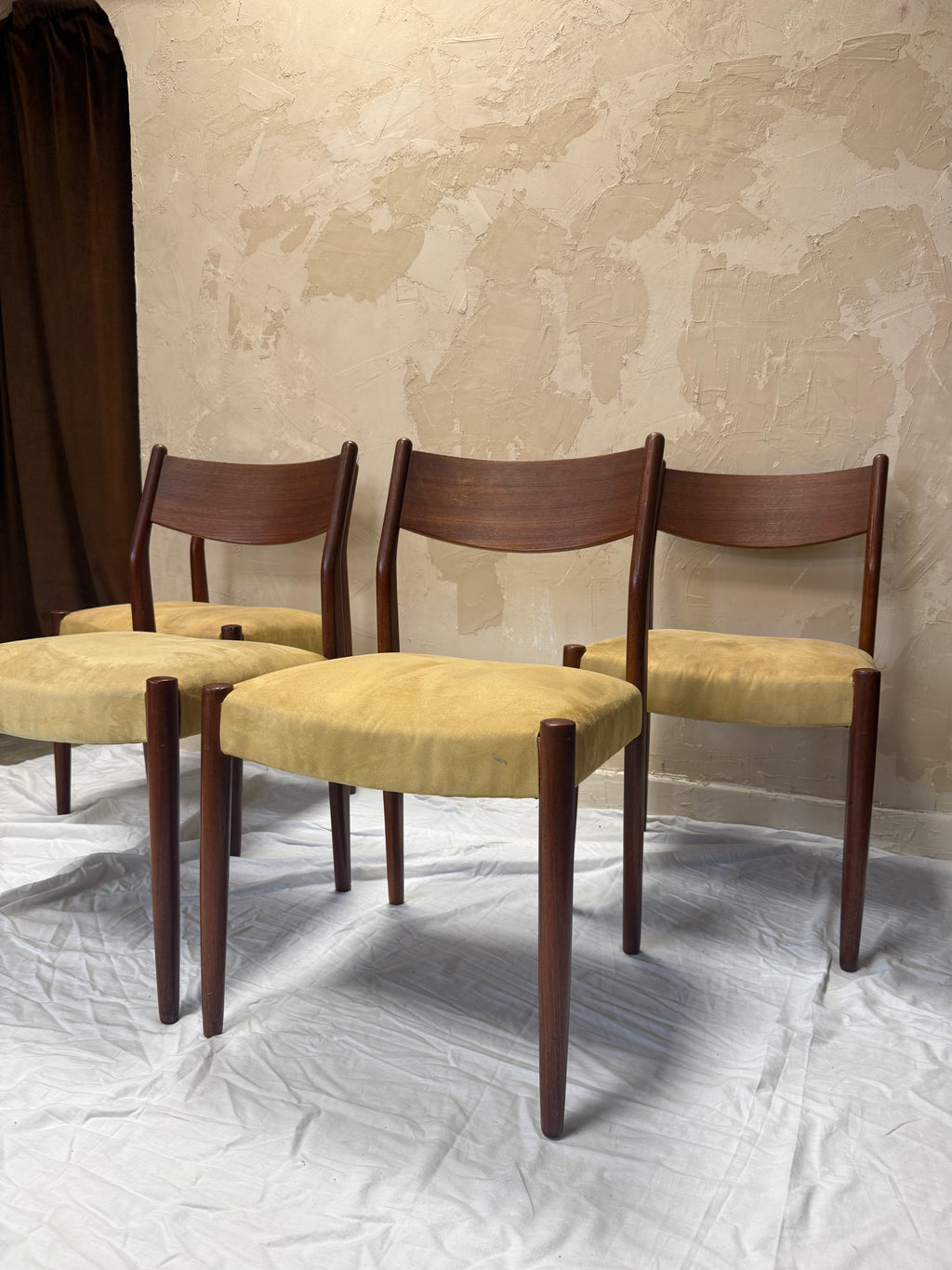 Chaises scandinaves 1970