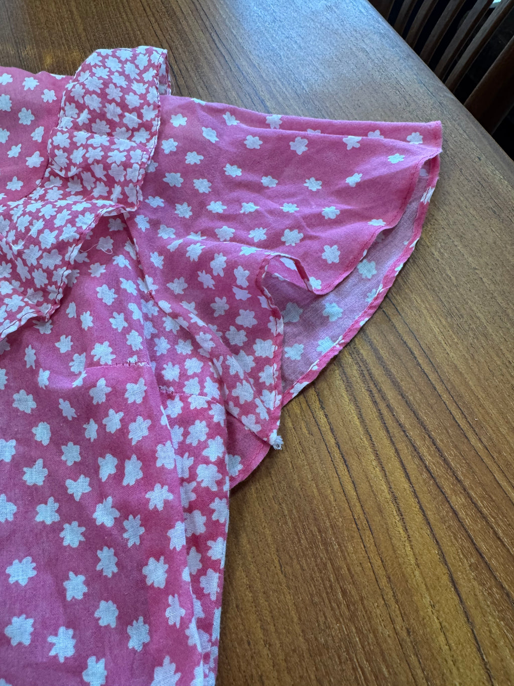 Blouse courte à fleurs