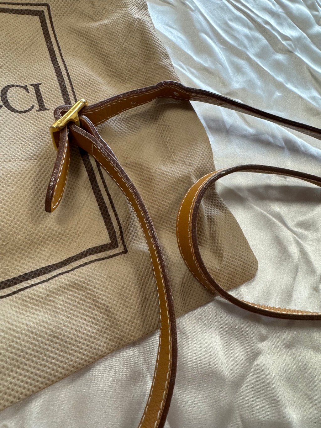 Sac jaune Nina Ricci