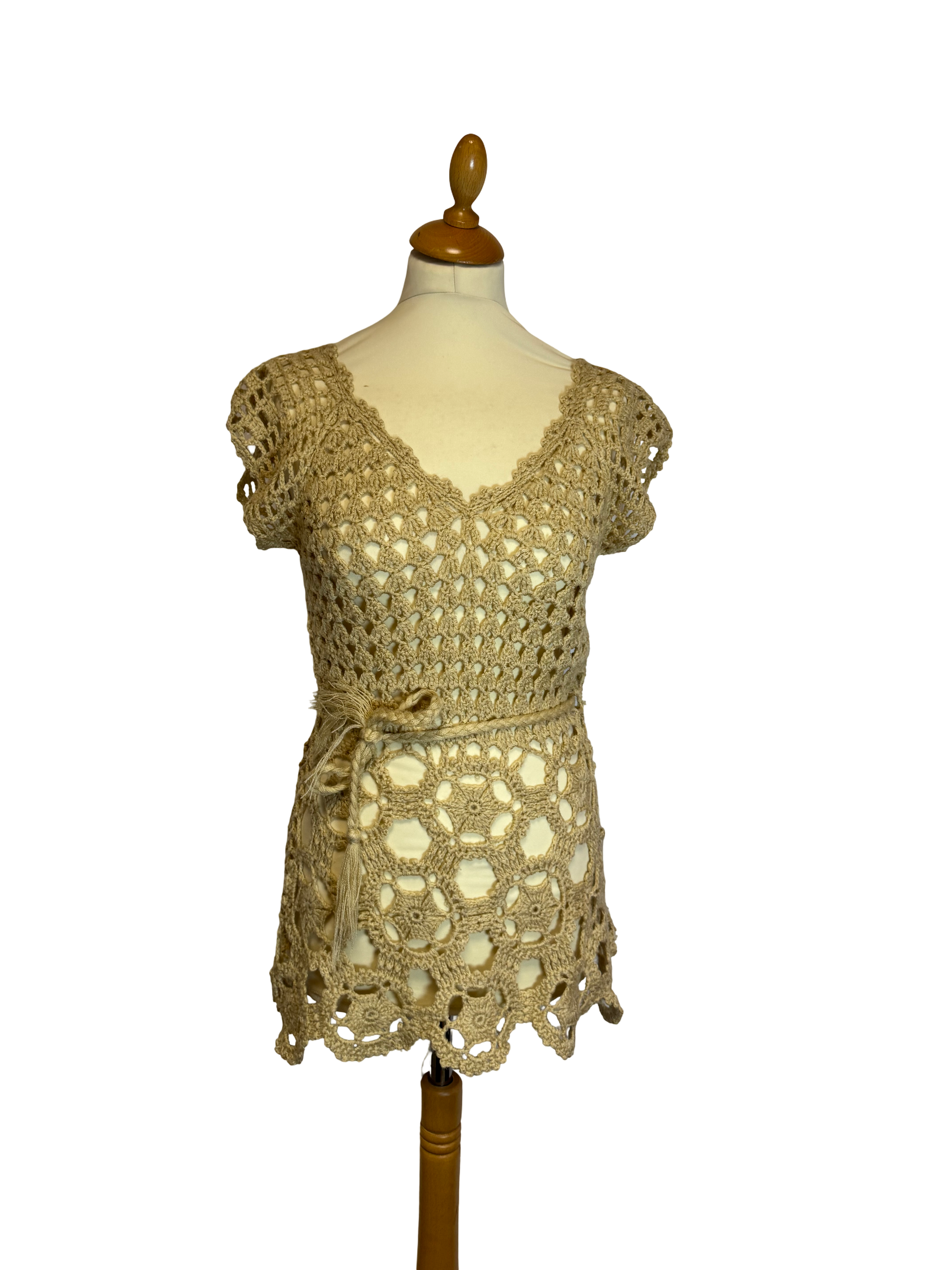 Blouse en crochet beige