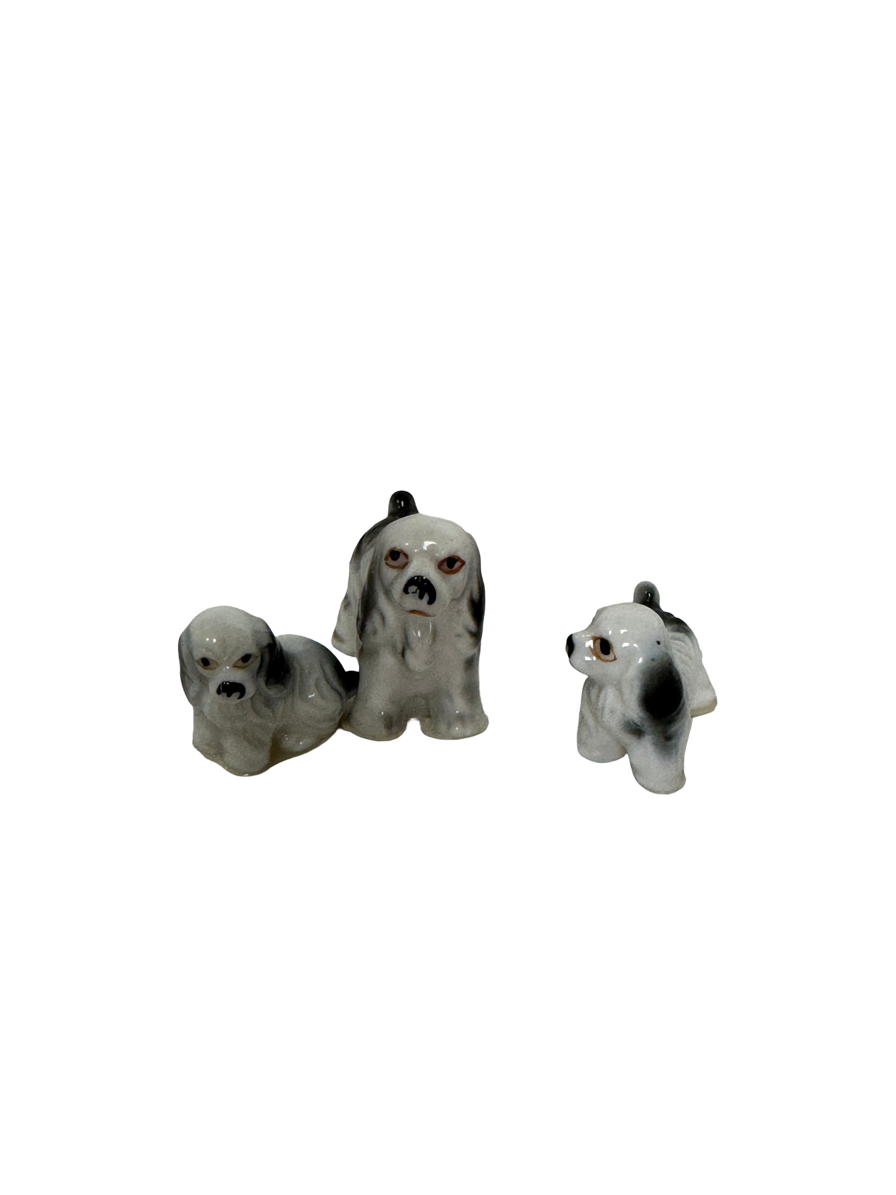 Chiens en céramique