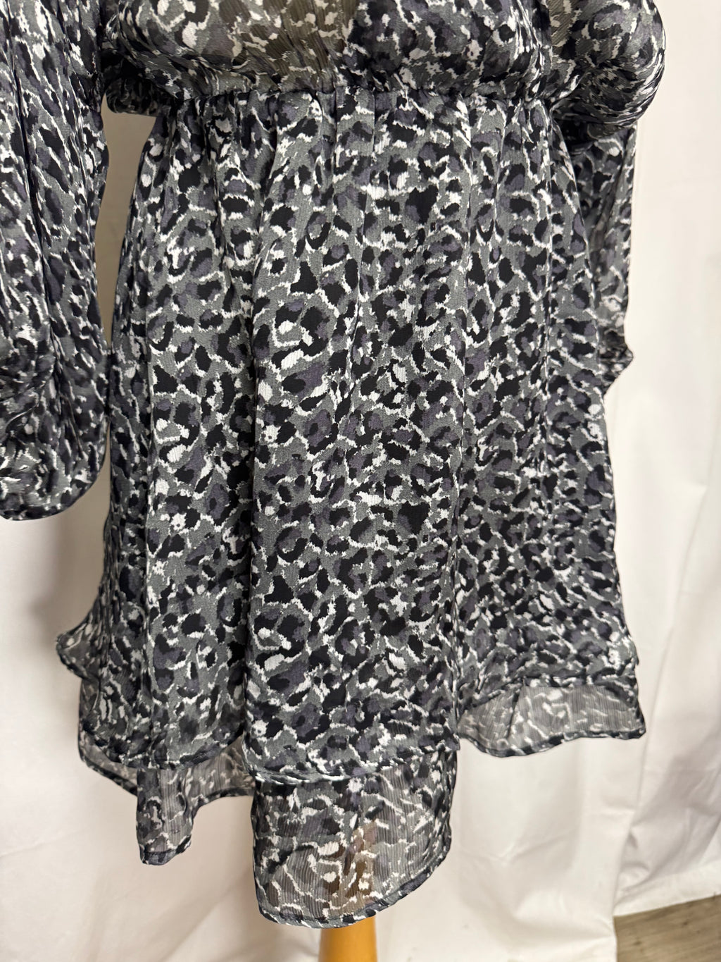 Robe léopard Mango