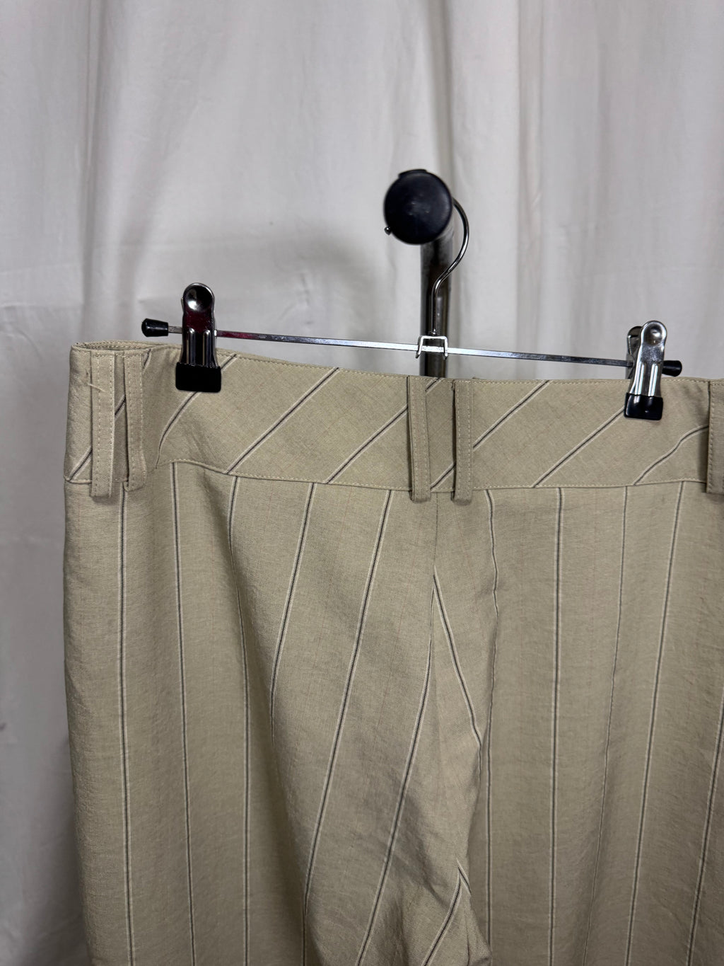 Pantalon beige à rayures