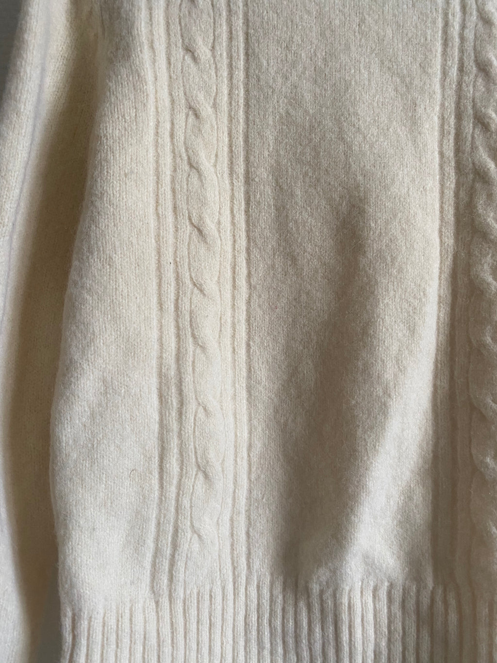 Col roulé beige