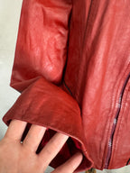 Veste en cuir rouge