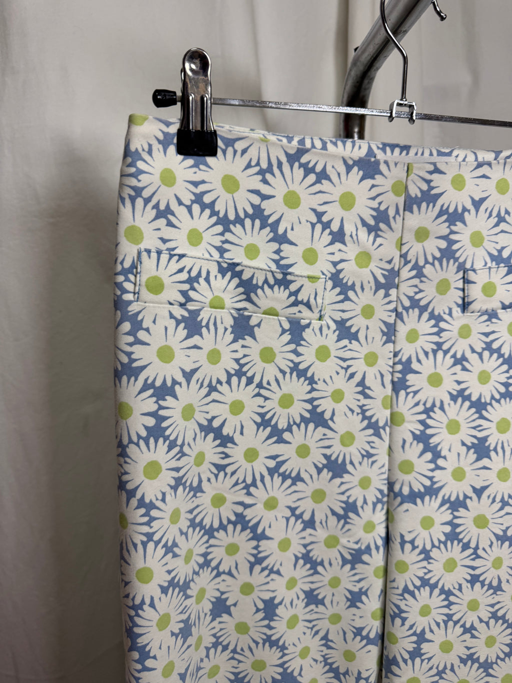 Pantalon à fleurs