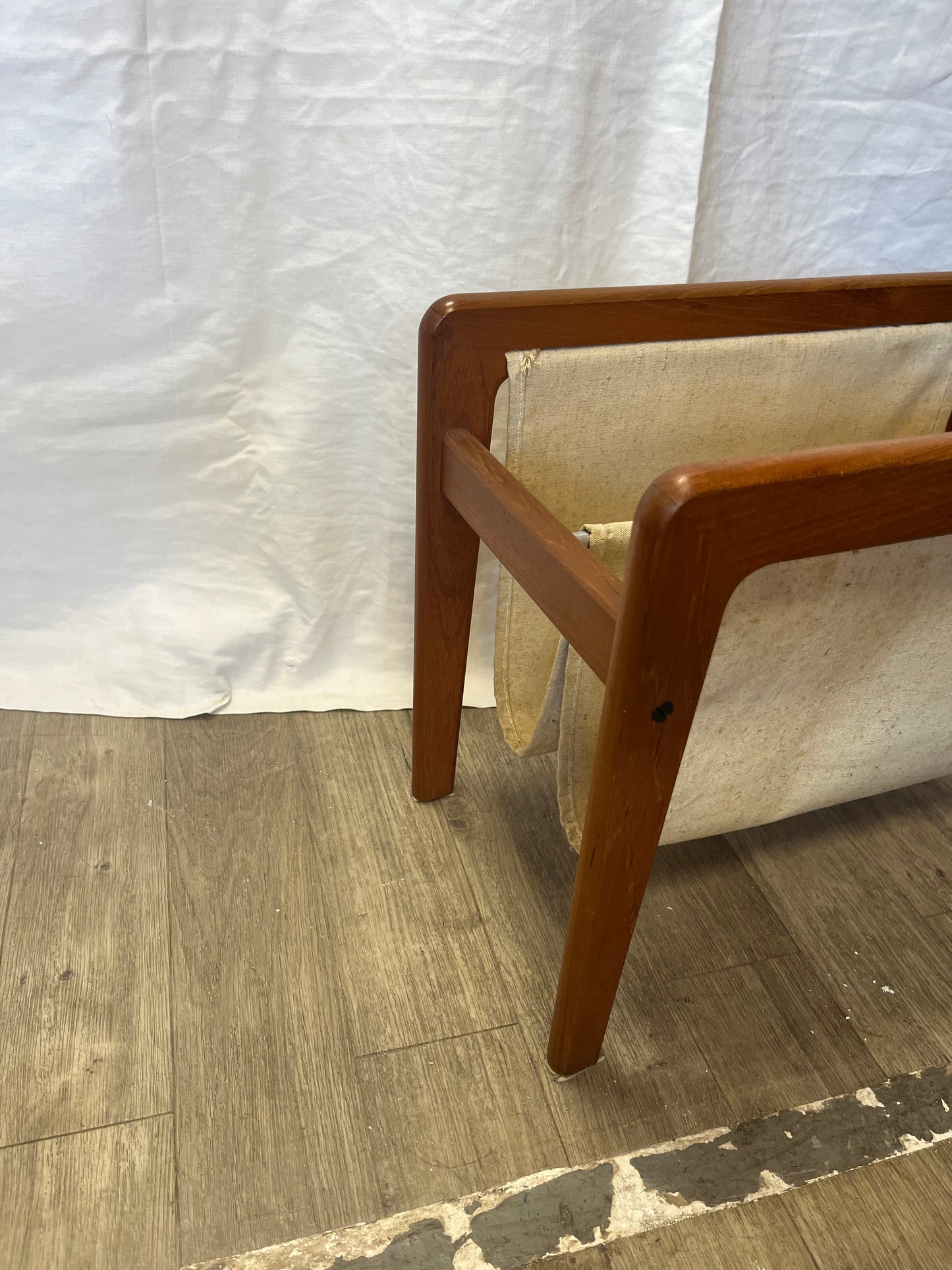 Porte revues scandinave en teck massif 1970