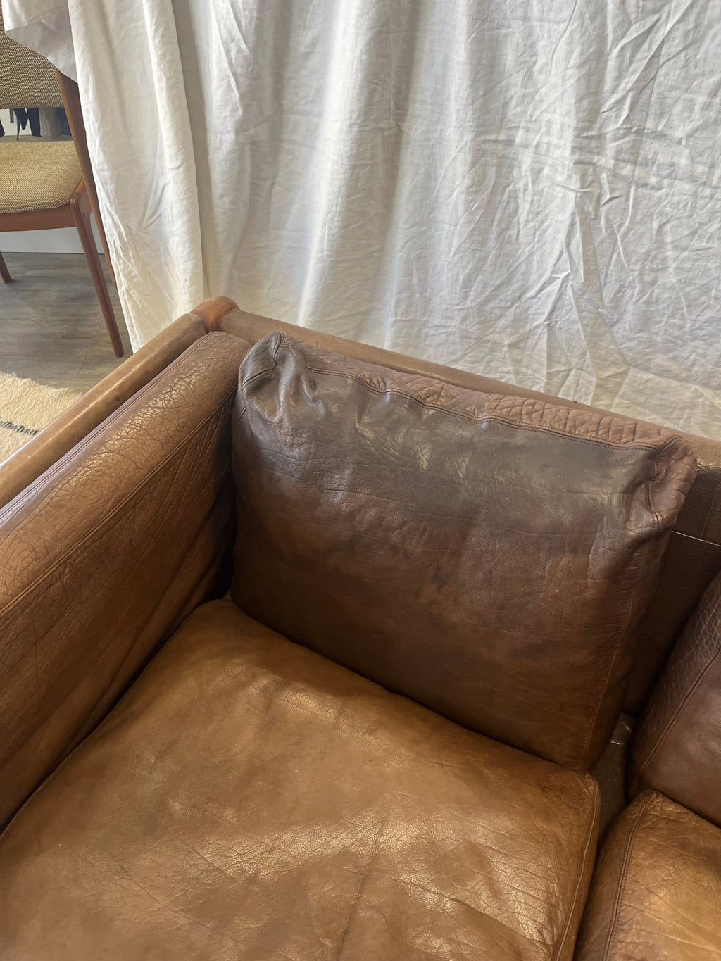 Banquette scandinave en teck massif et cuir 1970