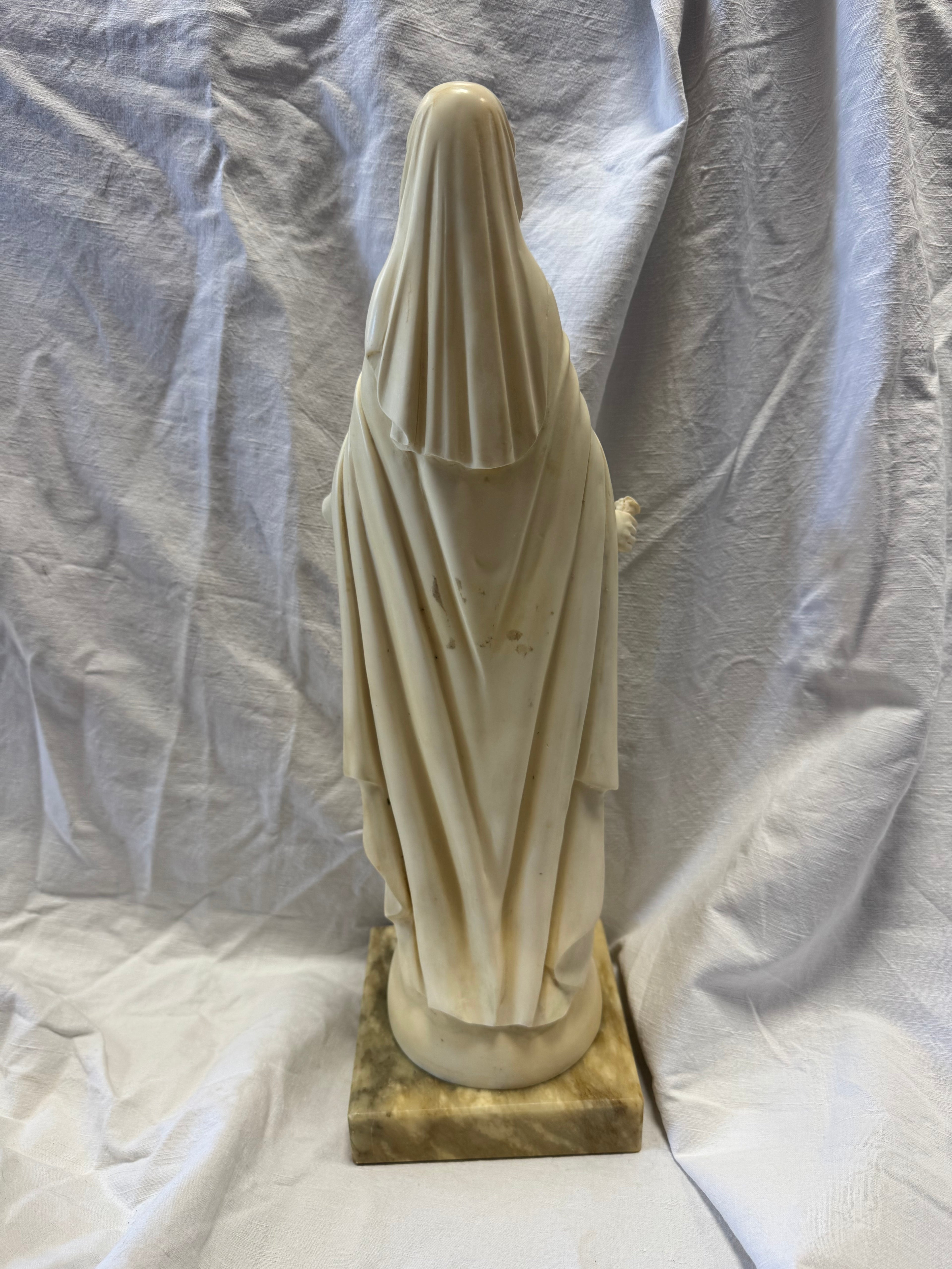 Statue de la vierge en résine