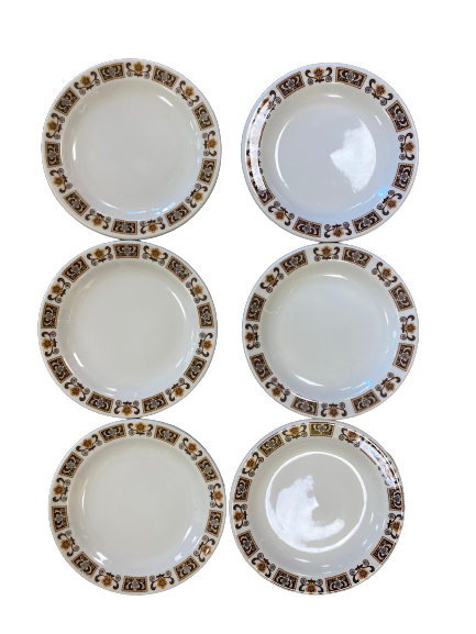 Assiettes à motif 70s