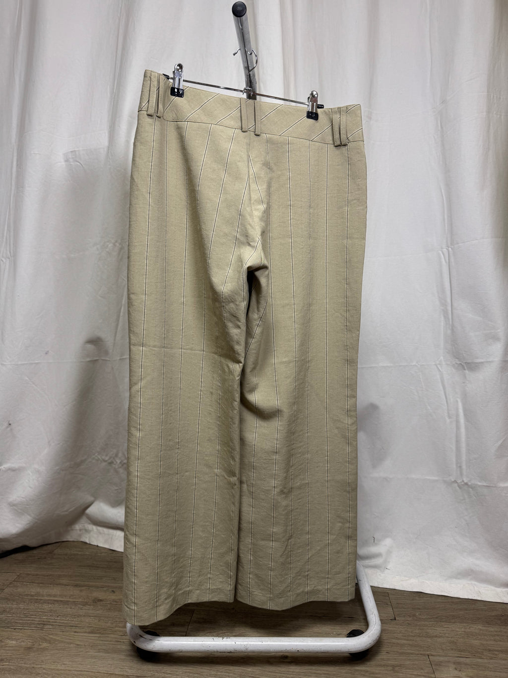 Pantalon beige à rayures