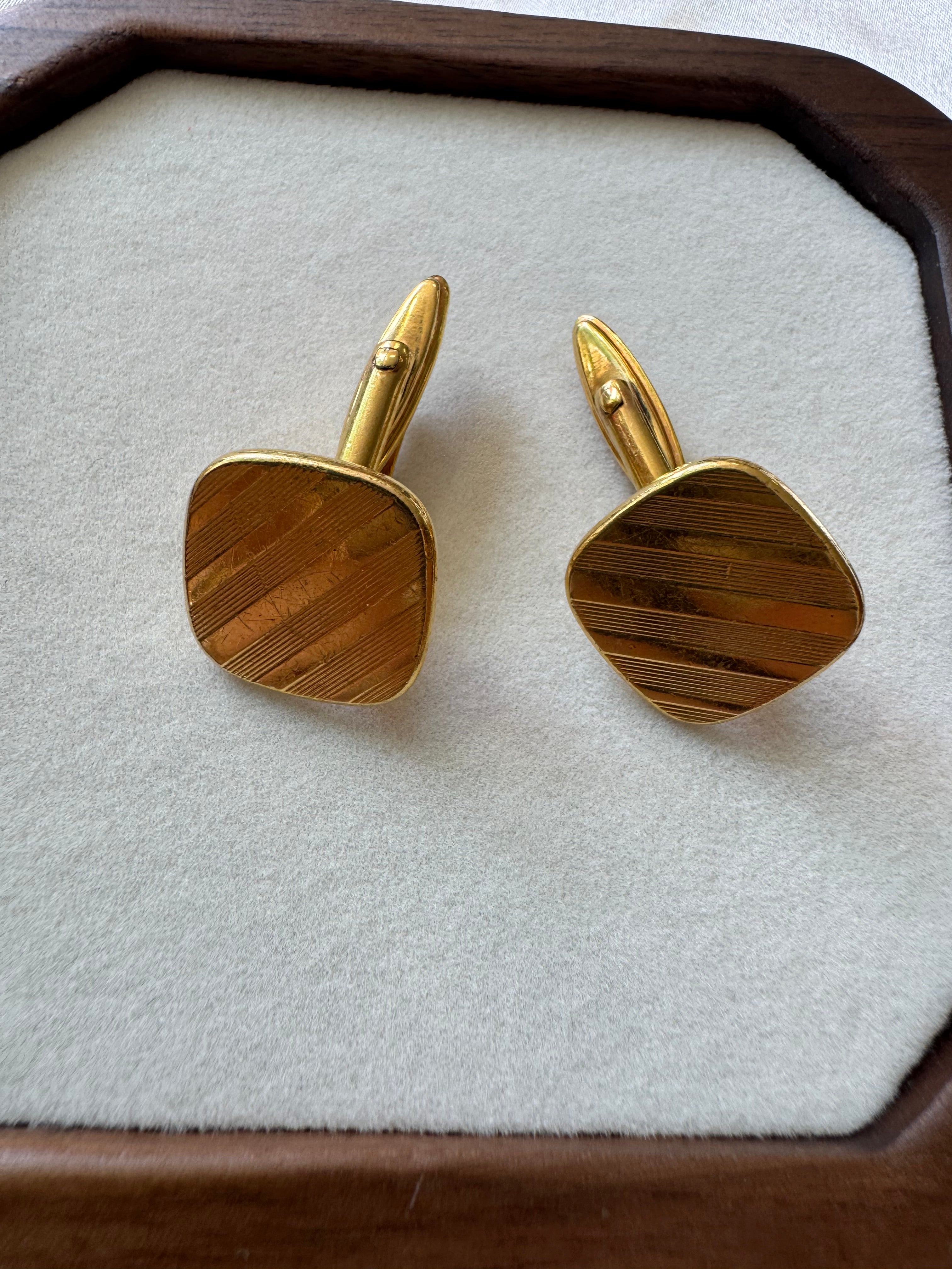 Boutons de manchette