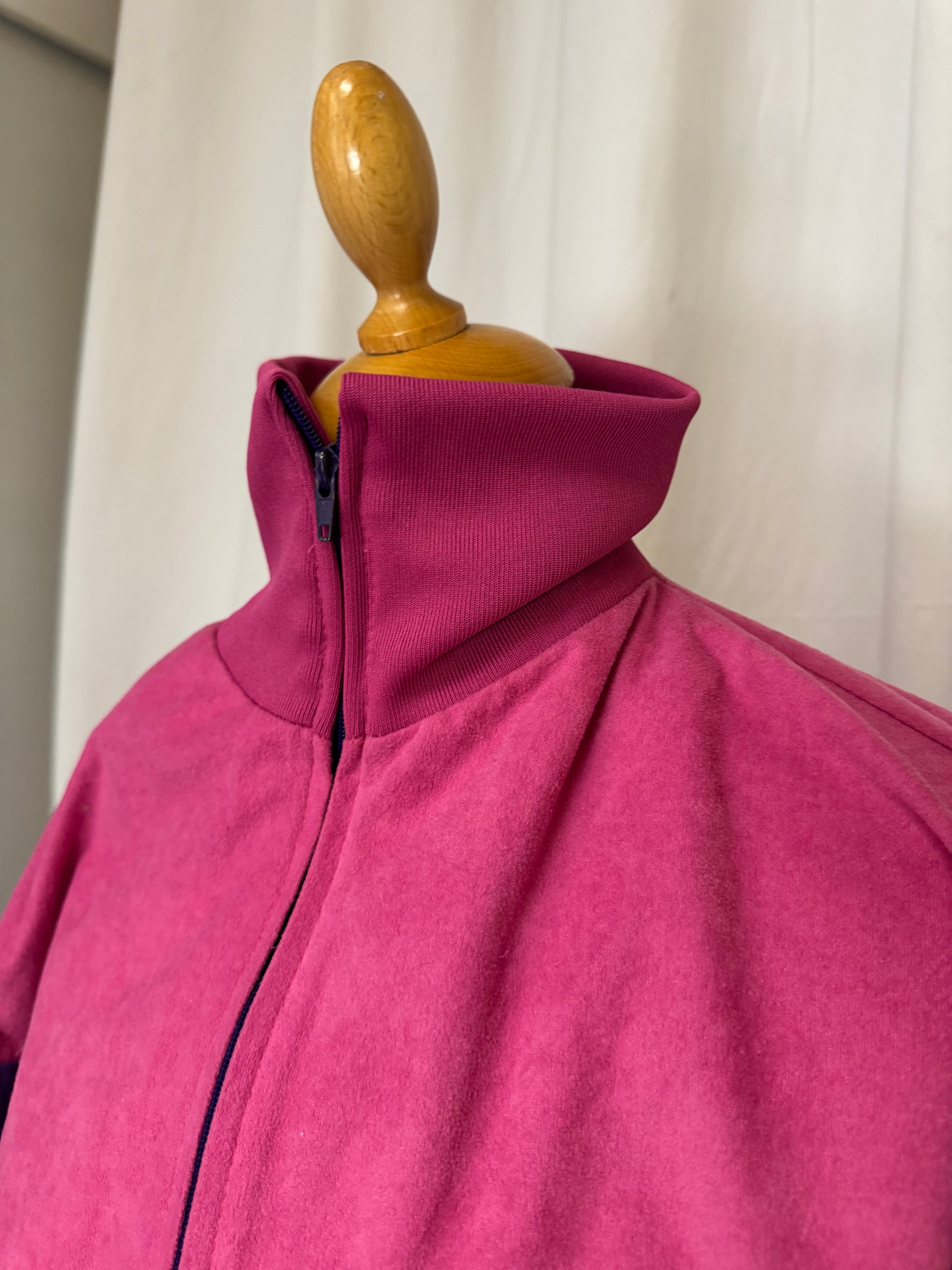 Sweat rose 90s