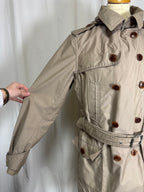 Trench-coat court Aigle