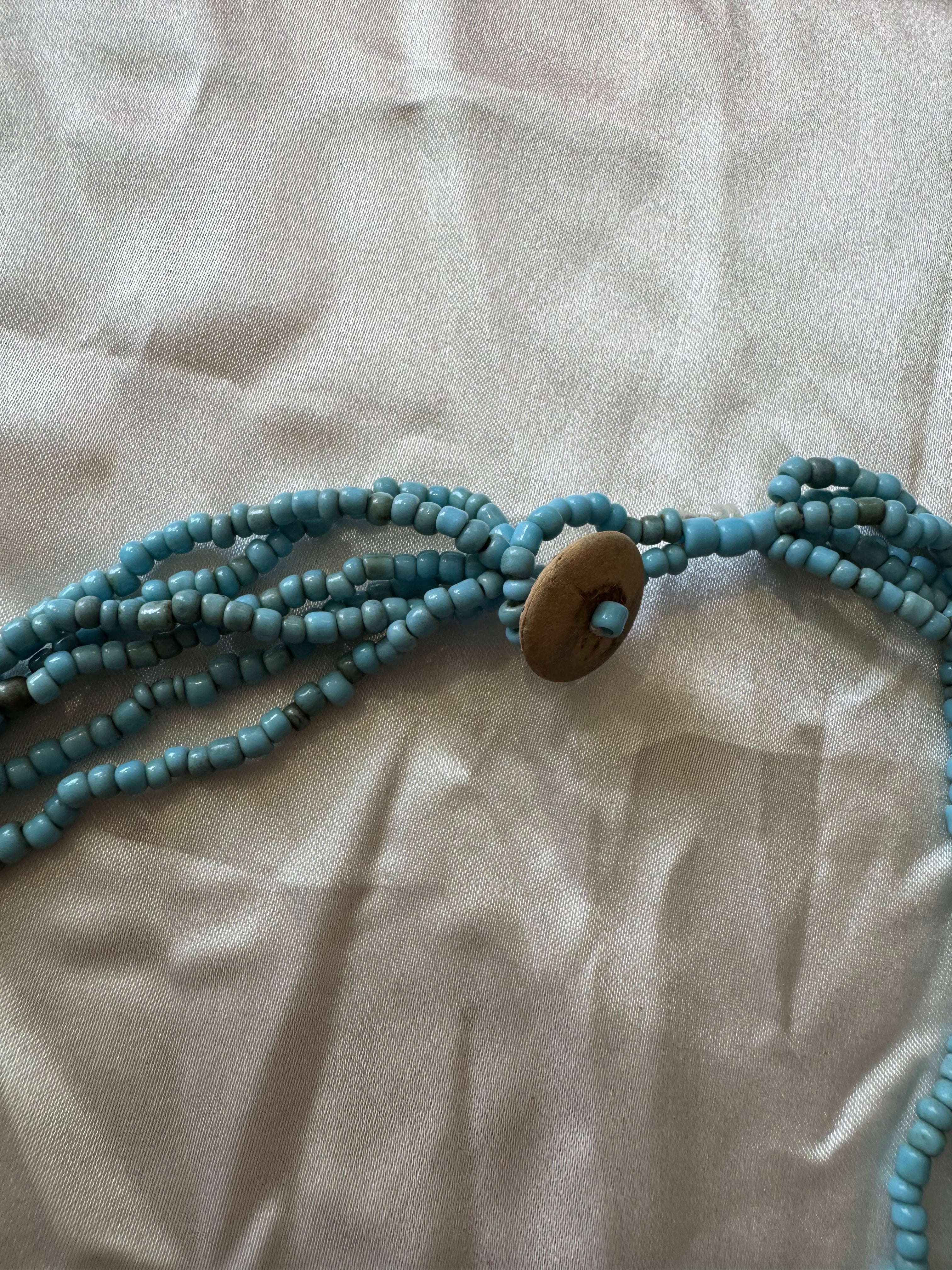 Collier bleu 90s