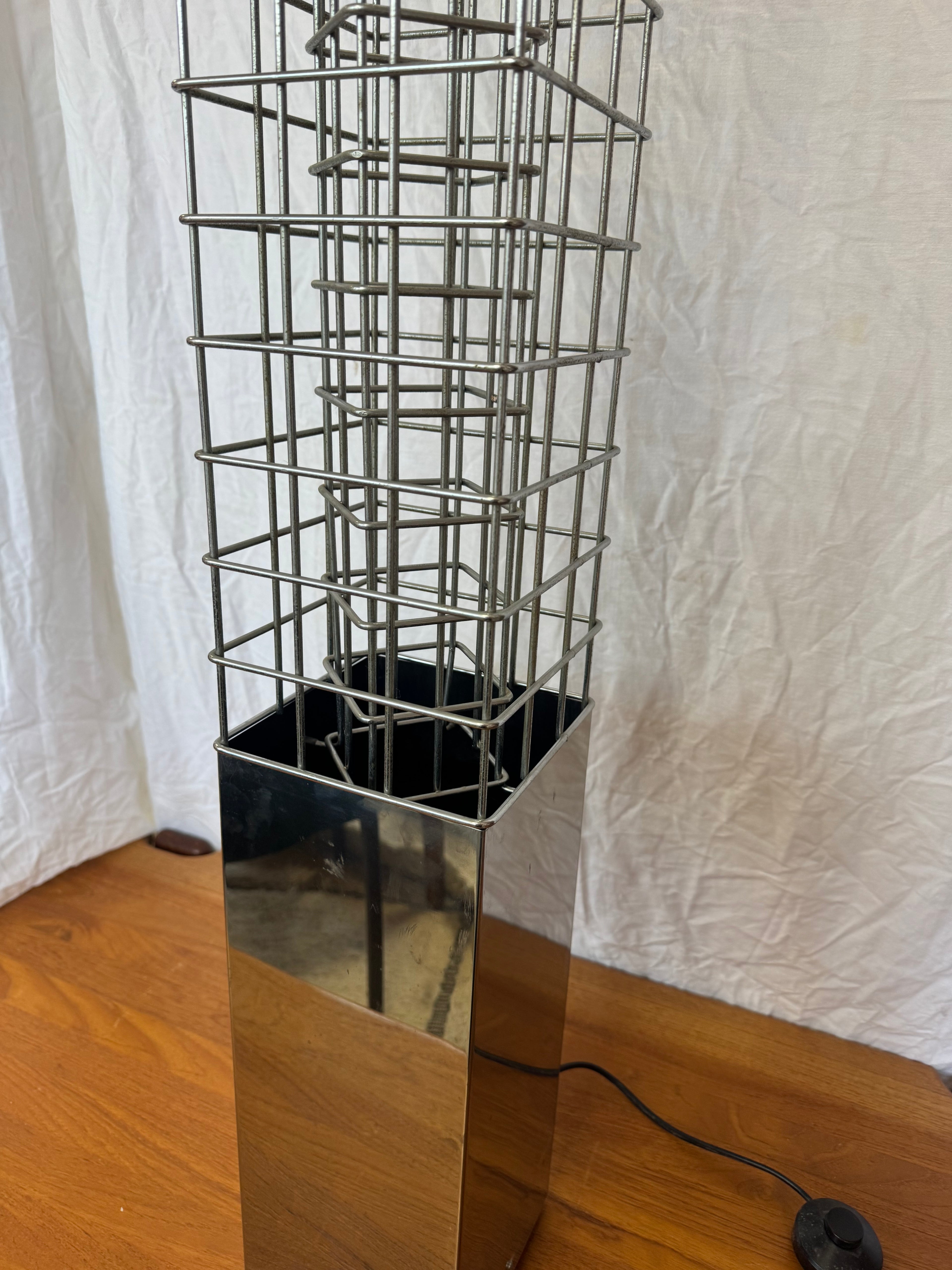 Lampe colonne en acier