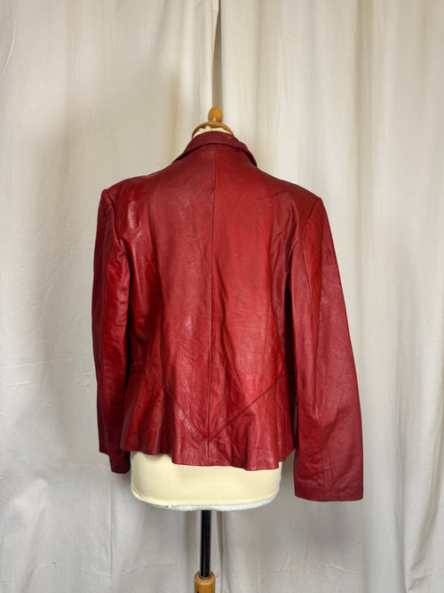 Veste en cuir rouge