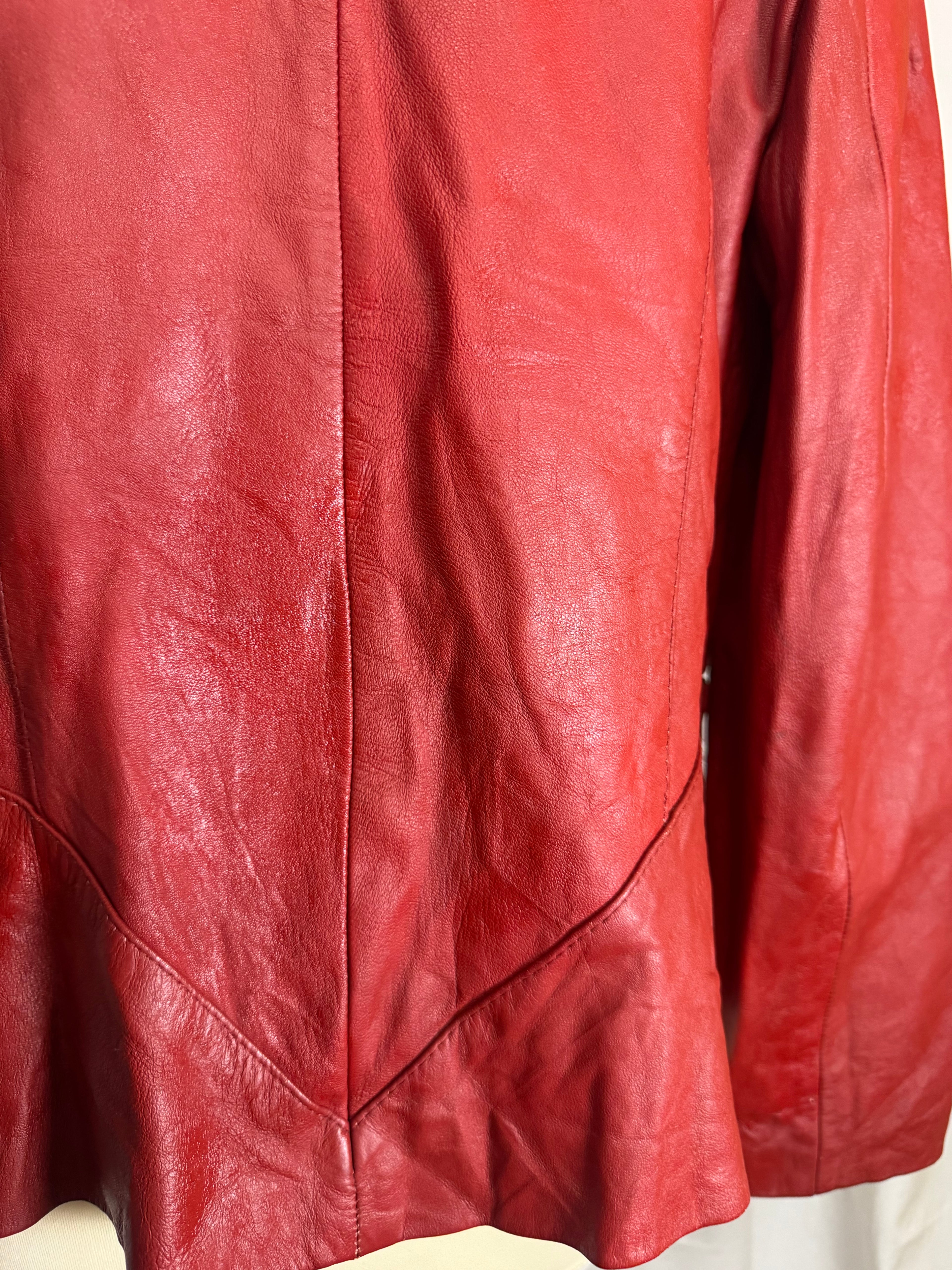 Veste en cuir rouge