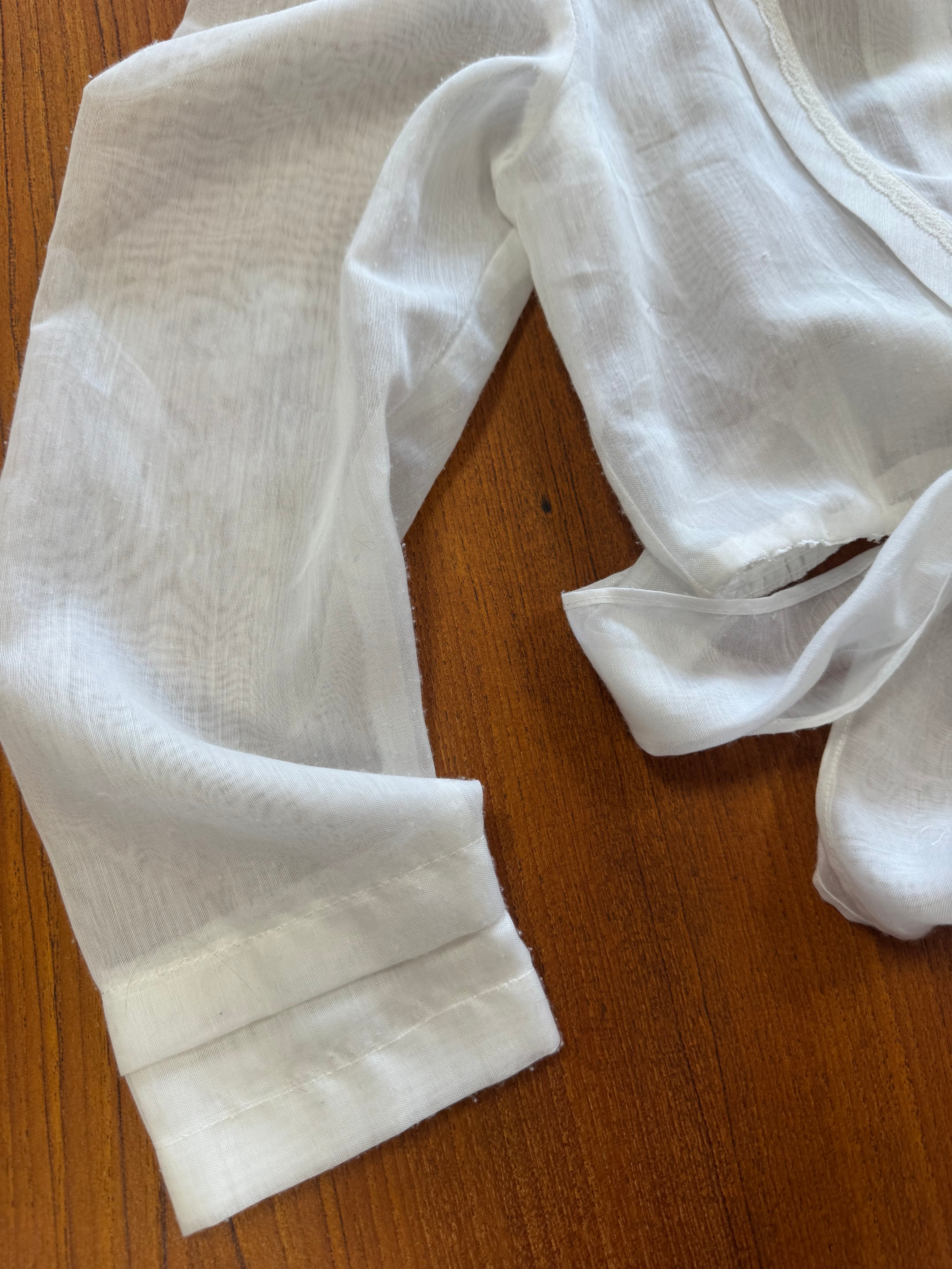 Blouse blanche transparente