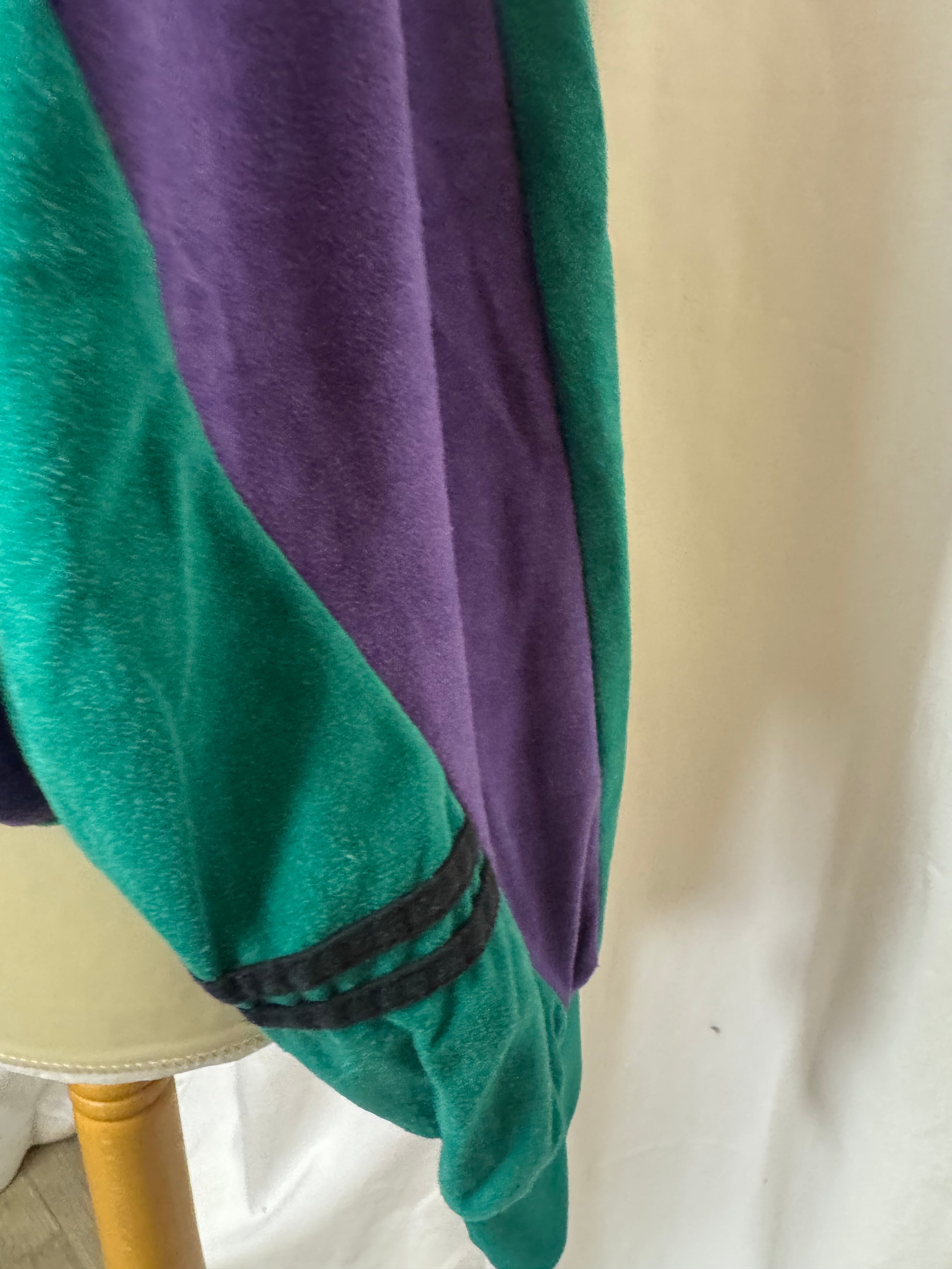 Sweat violet 90s