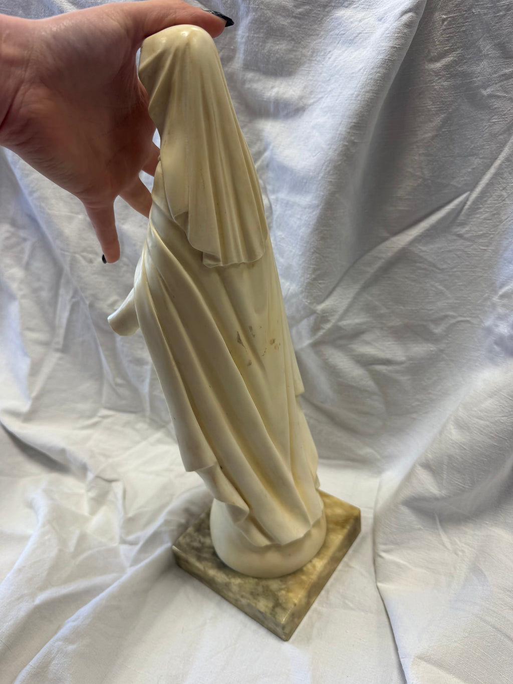 Statue de la vierge en résine
