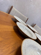 Assiettes creuses en céramique beige