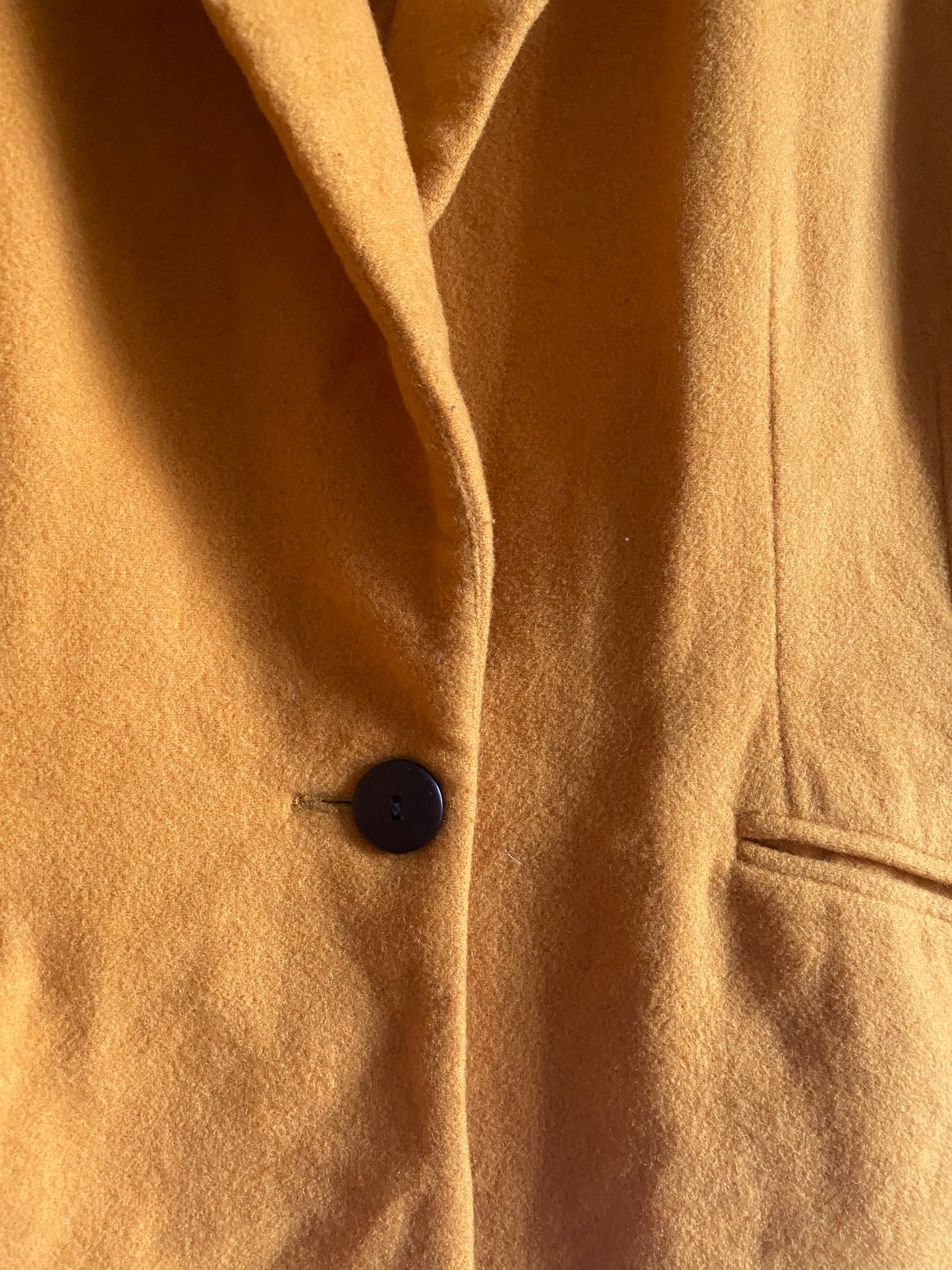 Veste en laine jaune