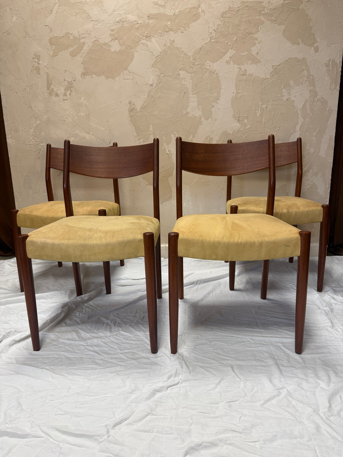 Chaises scandinaves 1970