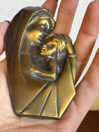 Vierge à l'enfant en bronze