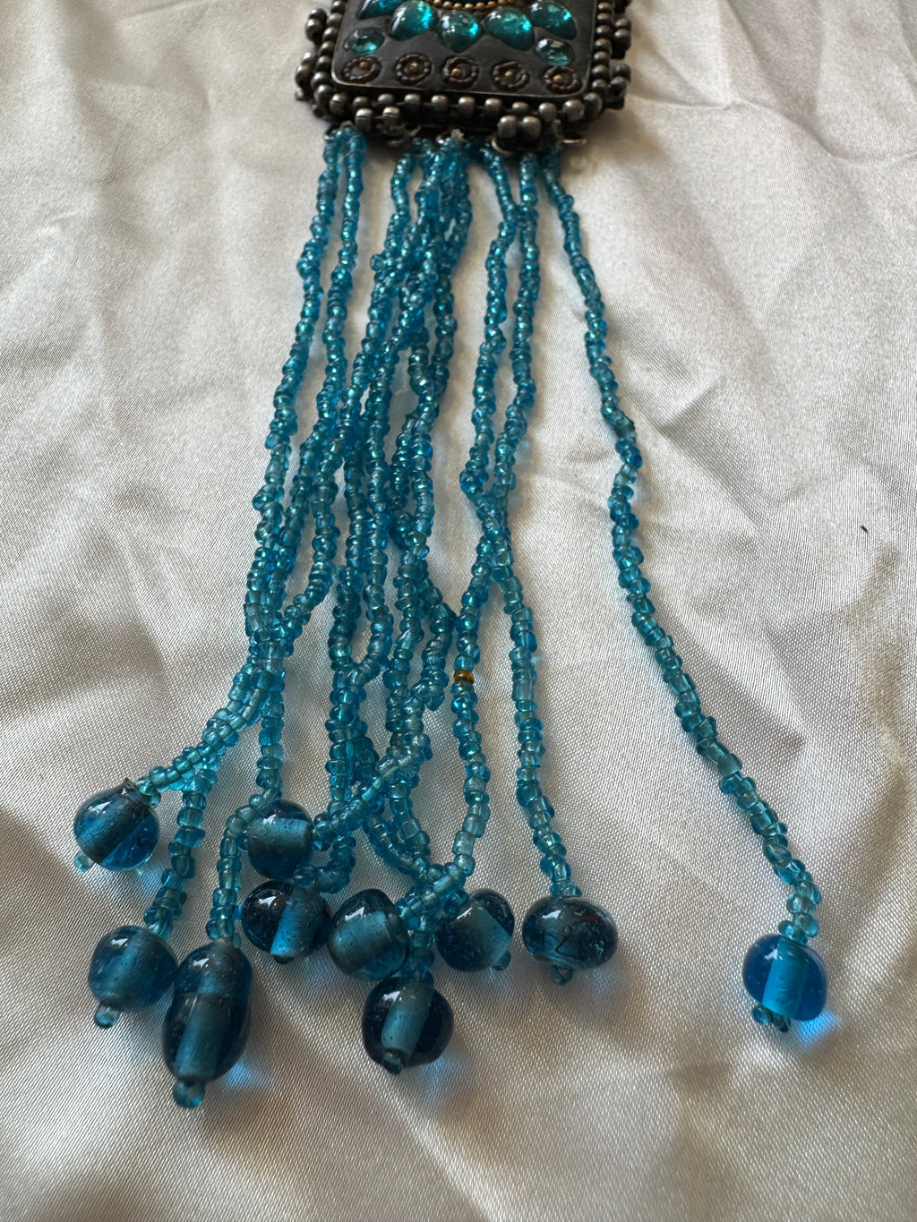Collier bleu 90s