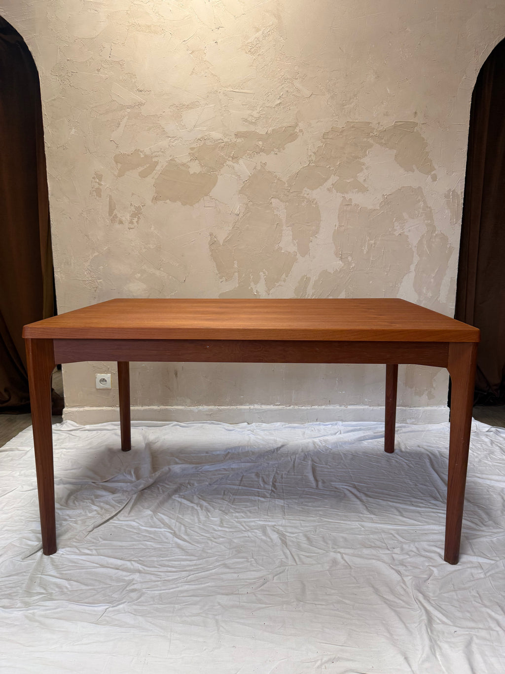 Table à manger Henning Kjaernulf 1970