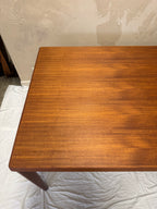Table à manger Henning Kjaernulf 1970