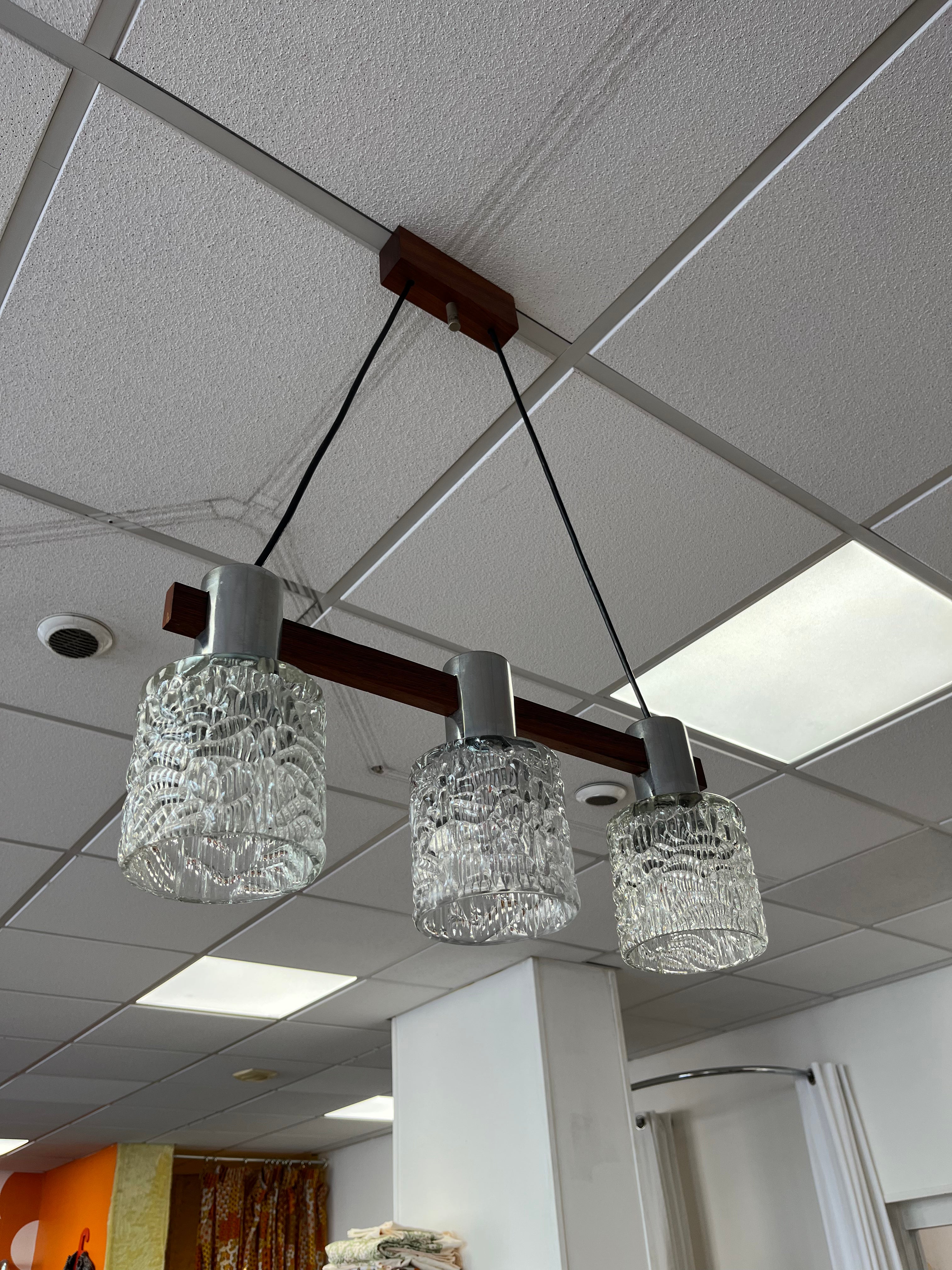 Suspension scandinave palissandre et chrome 1970